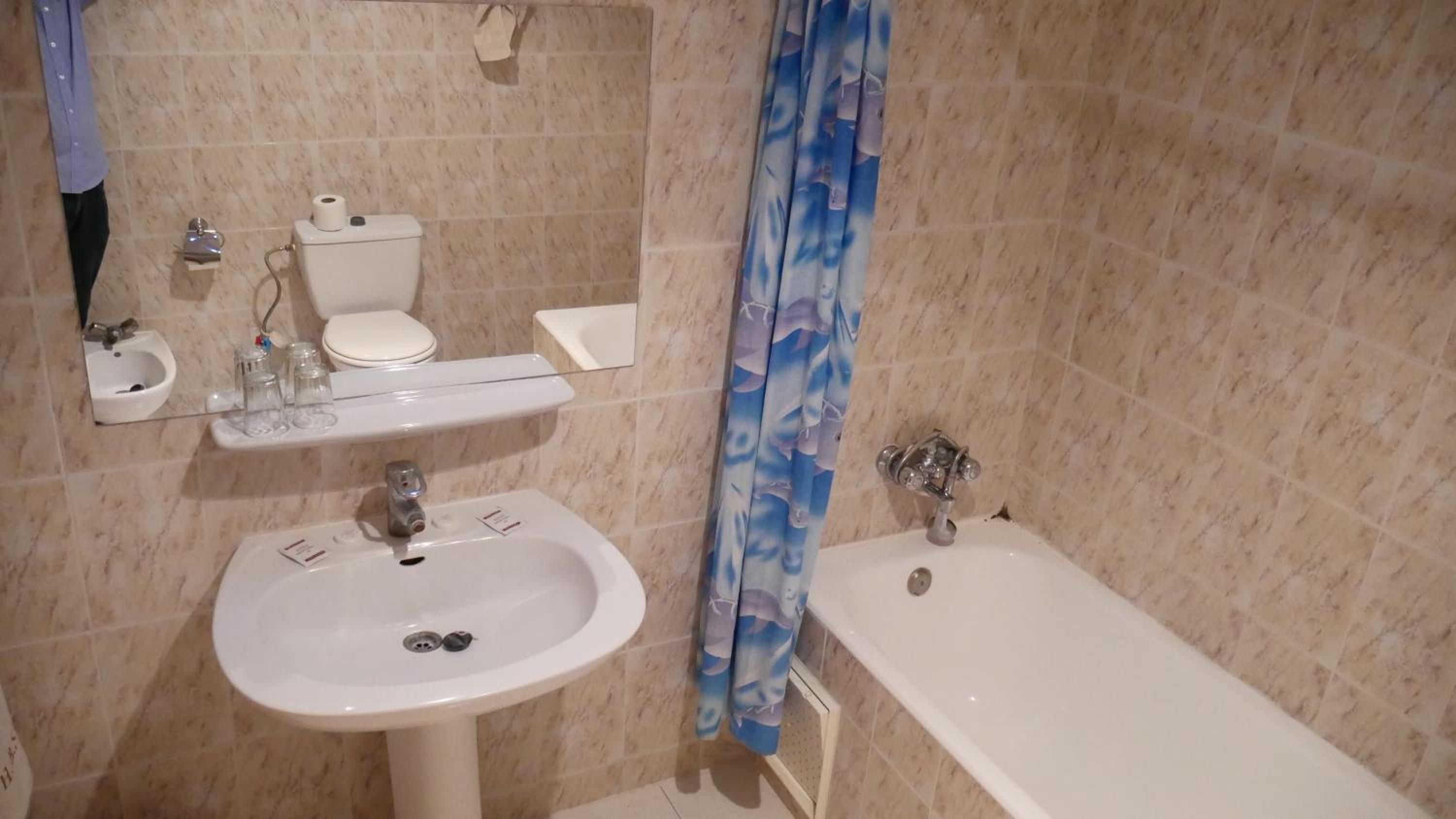 Single Room with Bathroom photo 3