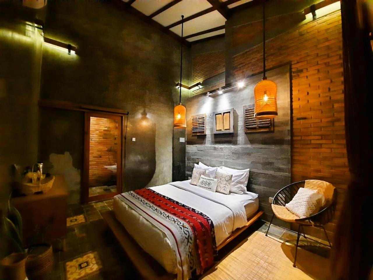 Family Room with Bathroom photo 1