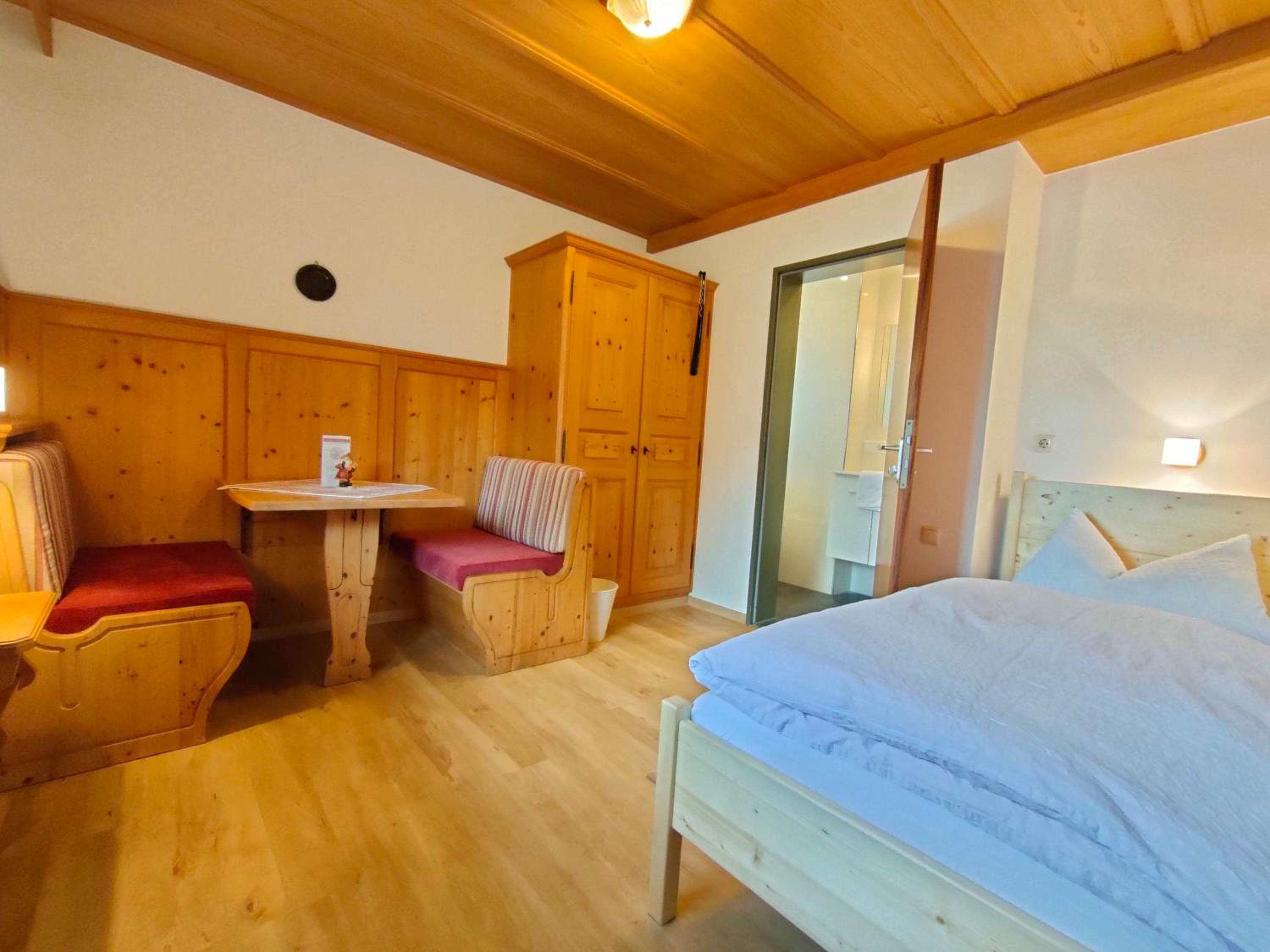 Single Room with Bathroom photo 3
