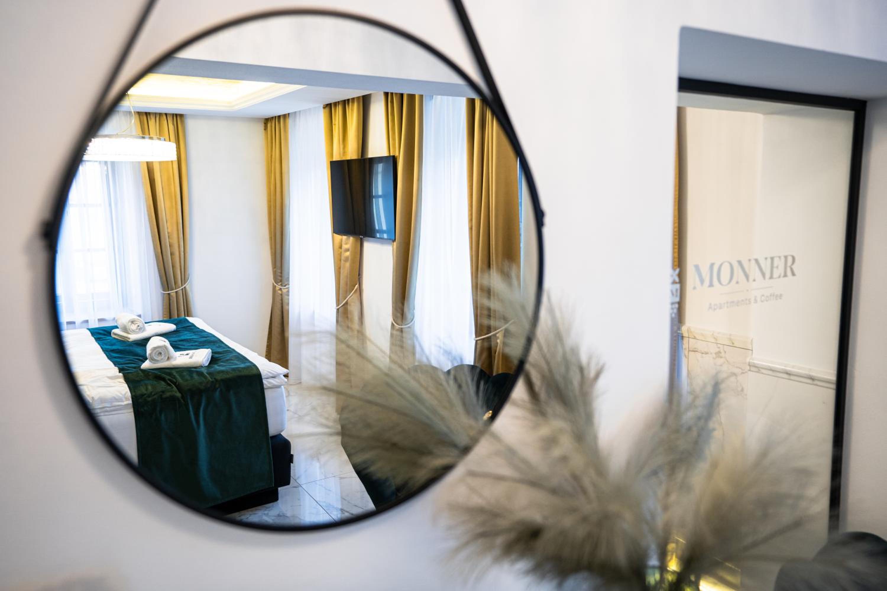 Deluxe Double Room with Bath photo 2