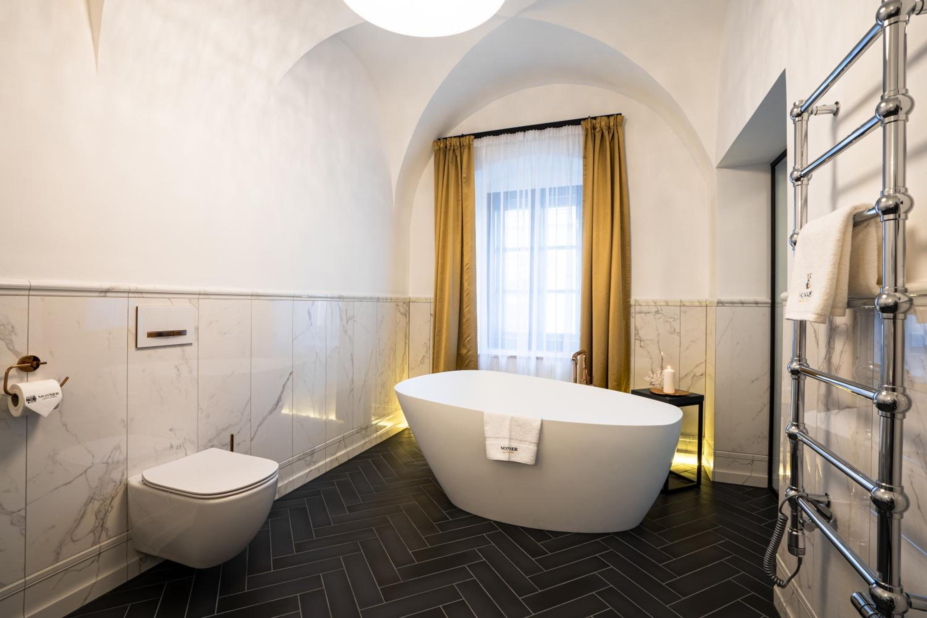 Deluxe Double Room with Bath photo 3