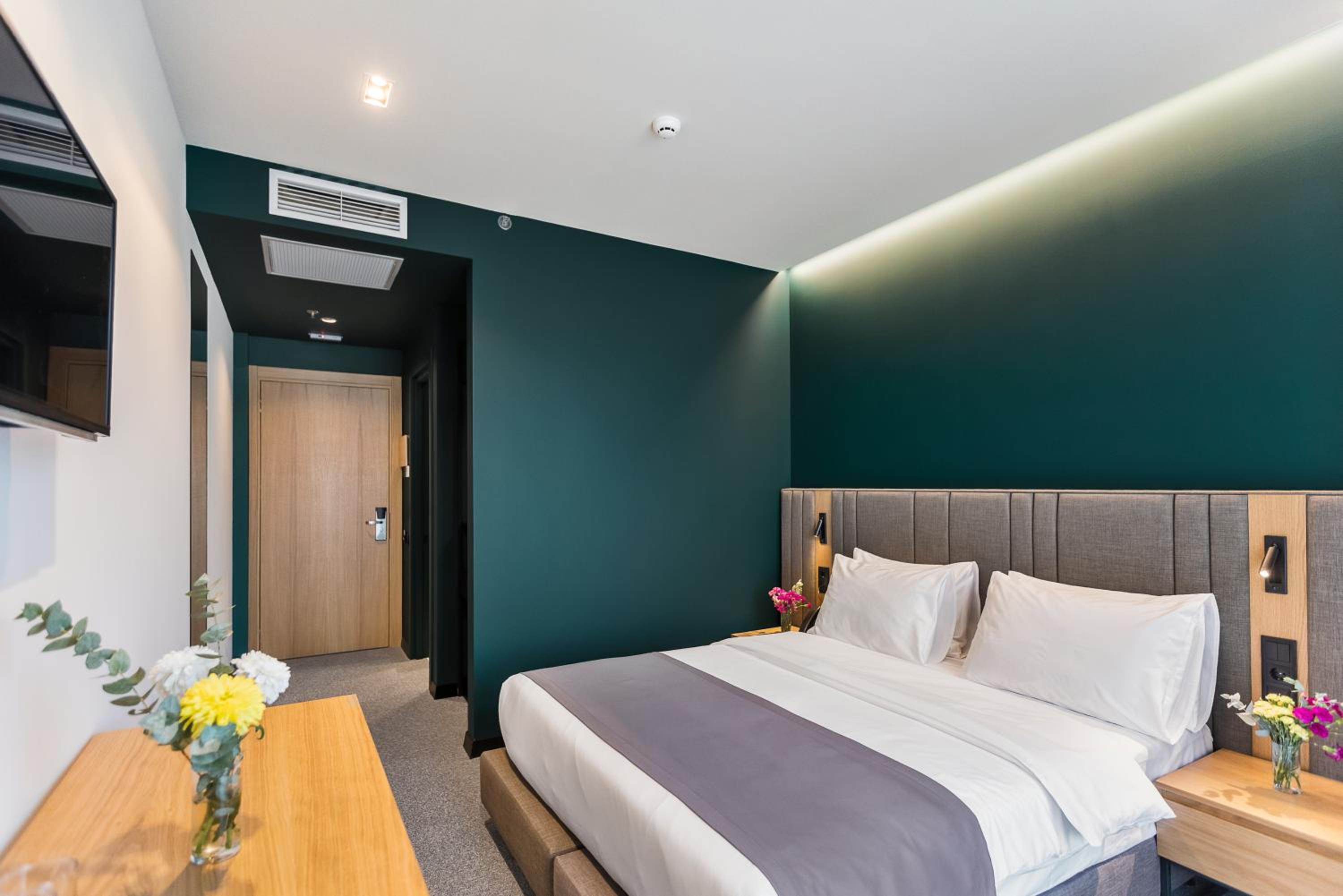 Standard Double Room - Photo 10