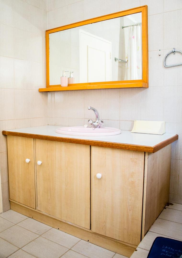 Deluxe Queen Suite photo 2