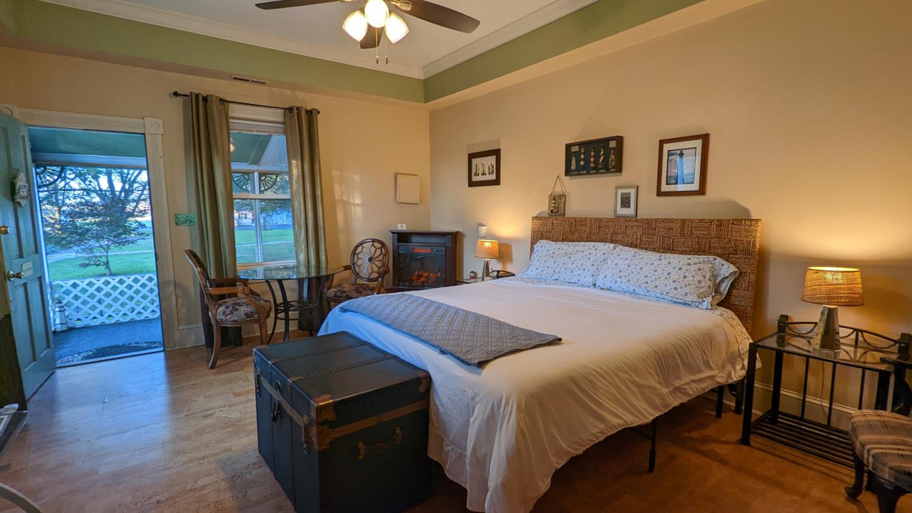 King Room with Spa Bath photo 3