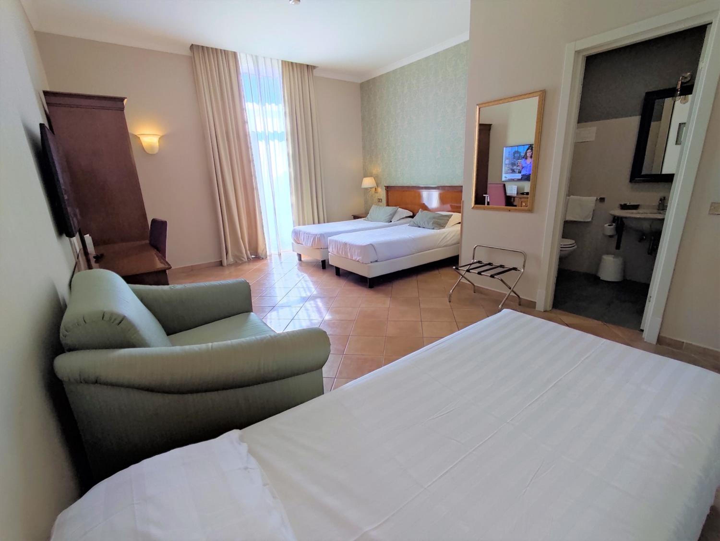 Quadruple Room photo 1