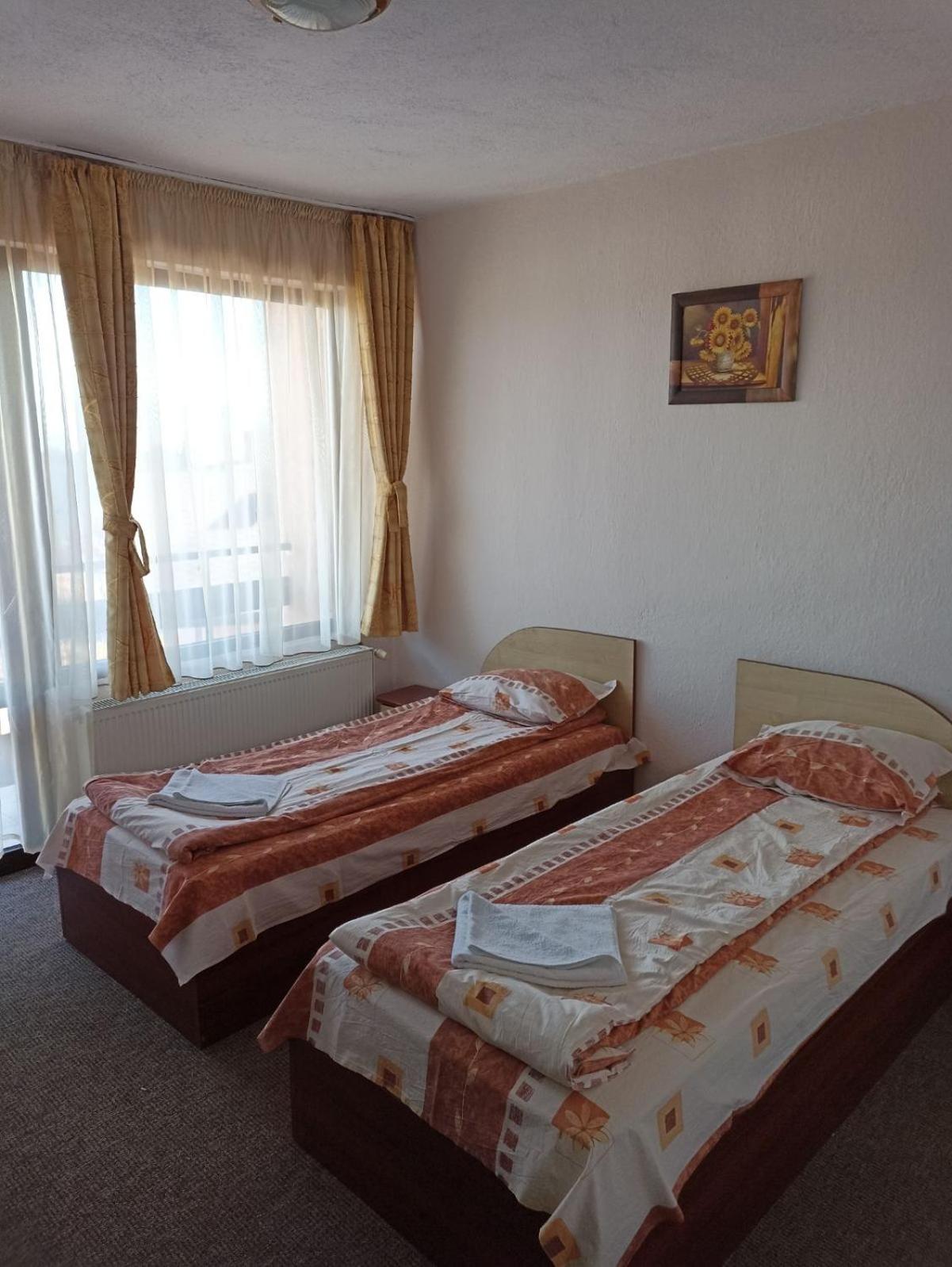 Double Room - Photo 2