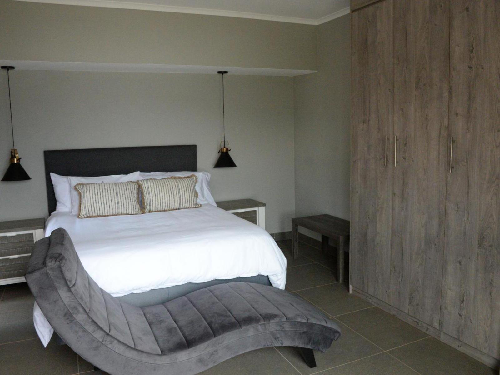 Apartment with Lake View - Photo 5
