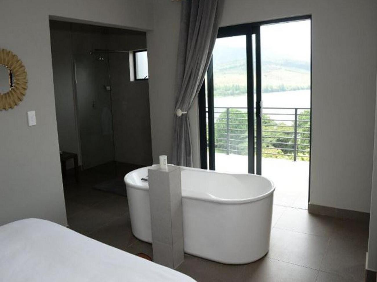 Apartment with Lake View photo 2