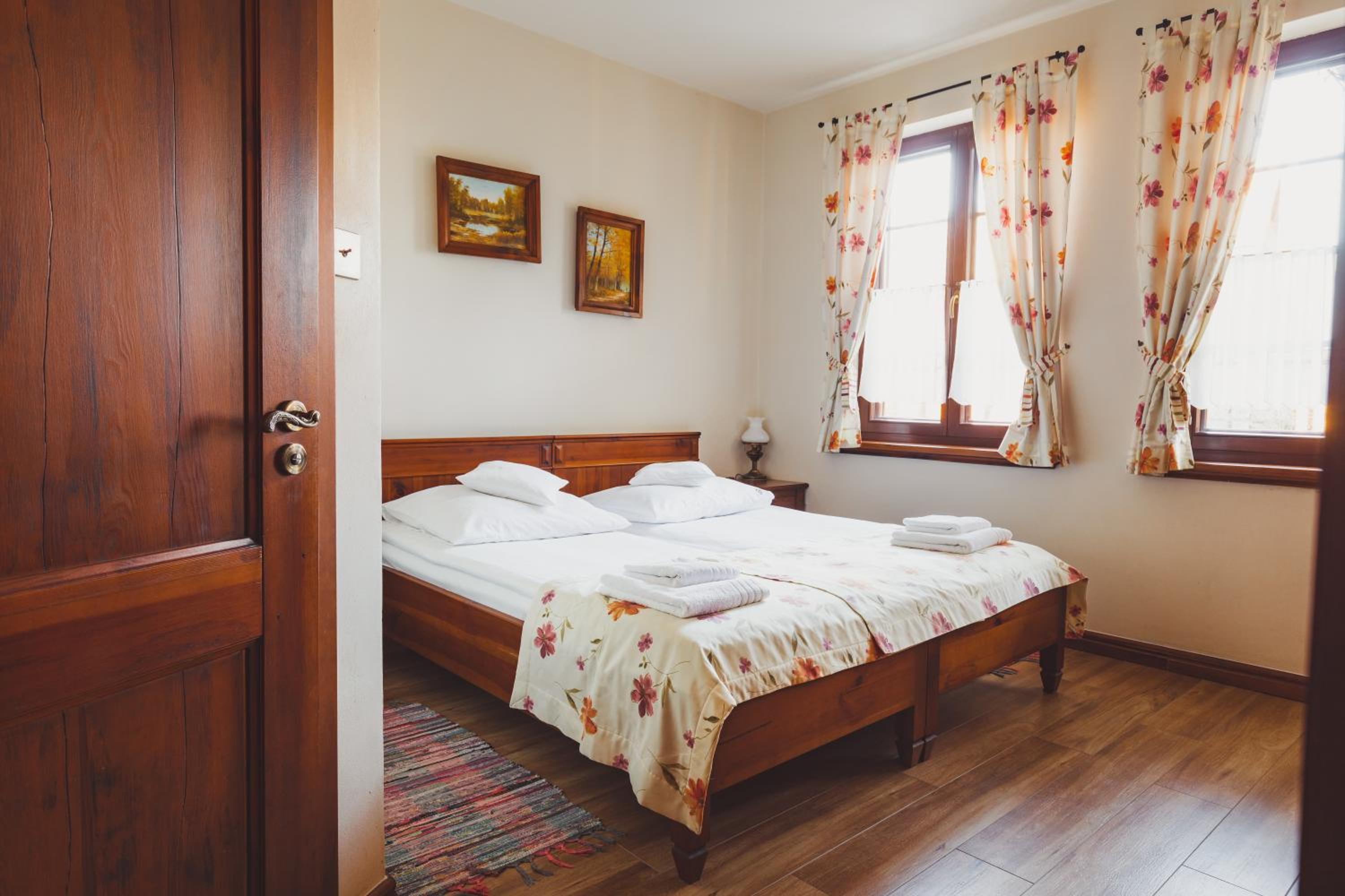 Standard Double or Twin Room - Photo 3