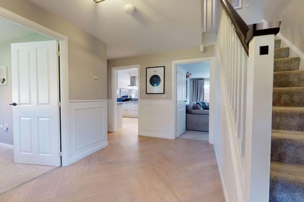 Four-Bedroom House photo 2