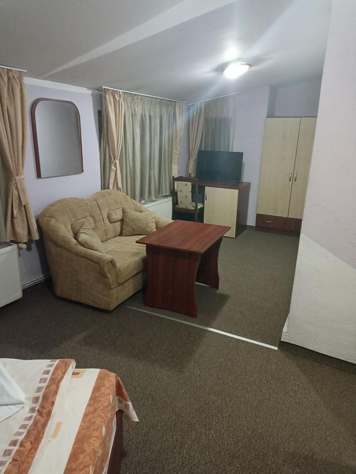 Triple Room - Photo 2