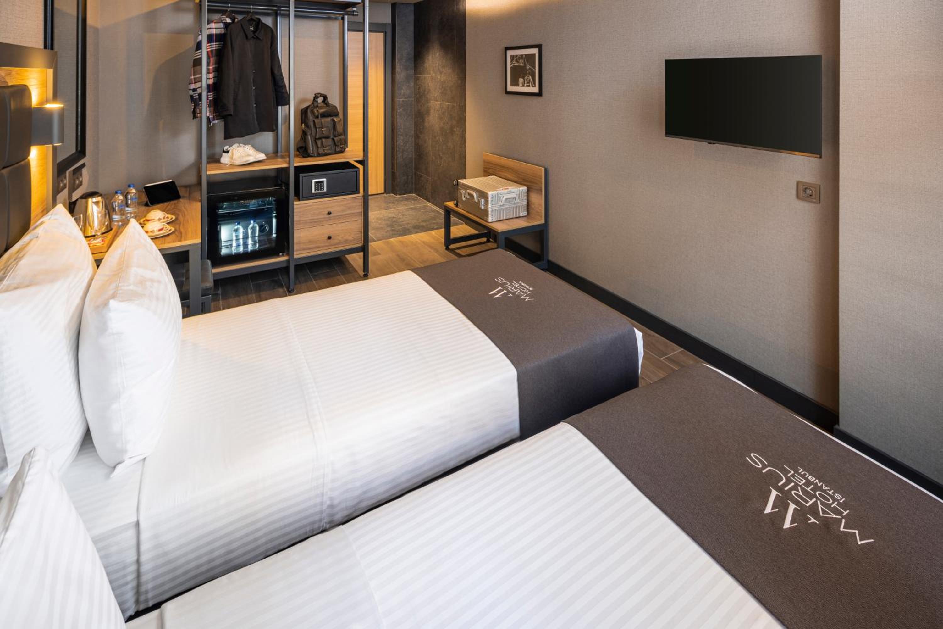 Superior Double or Twin Room photo 3