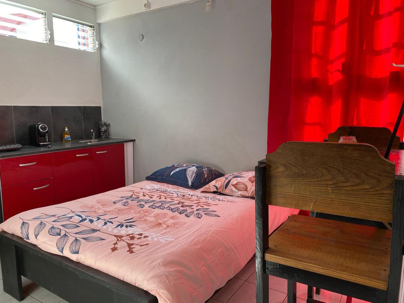 One-Bedroom Apartment - Photo 4
