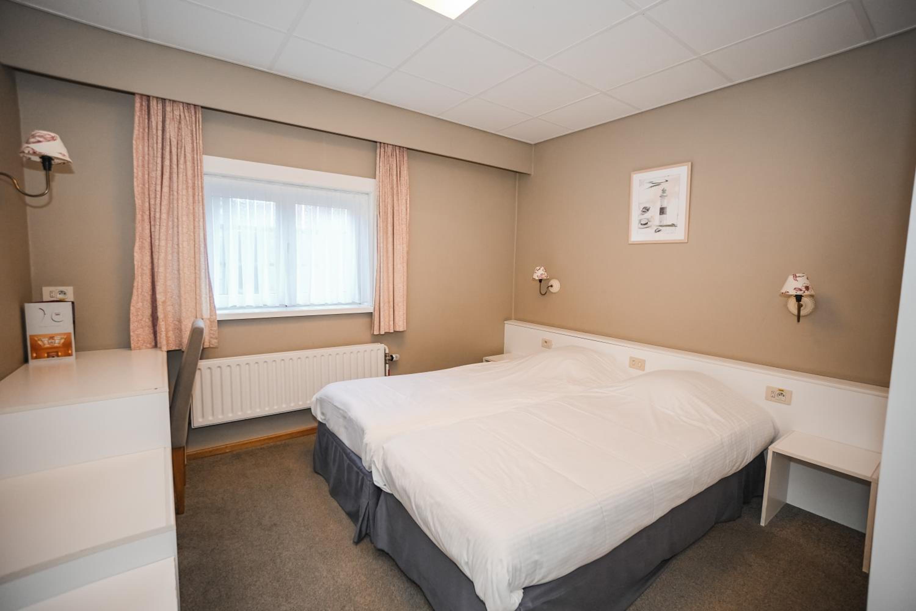 Small Standard Room - Photo 1