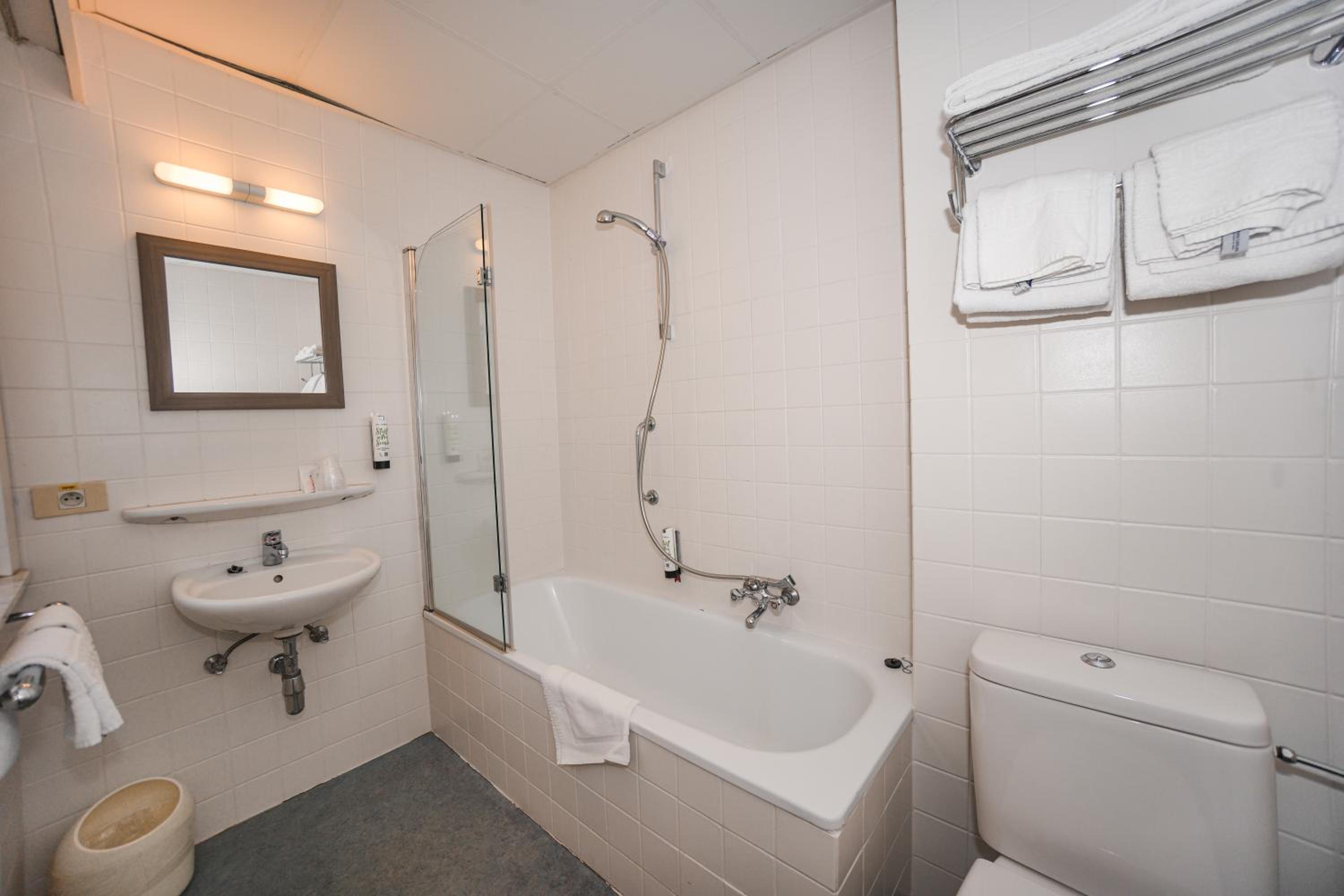 Standard Quadruple Room - Photo 4