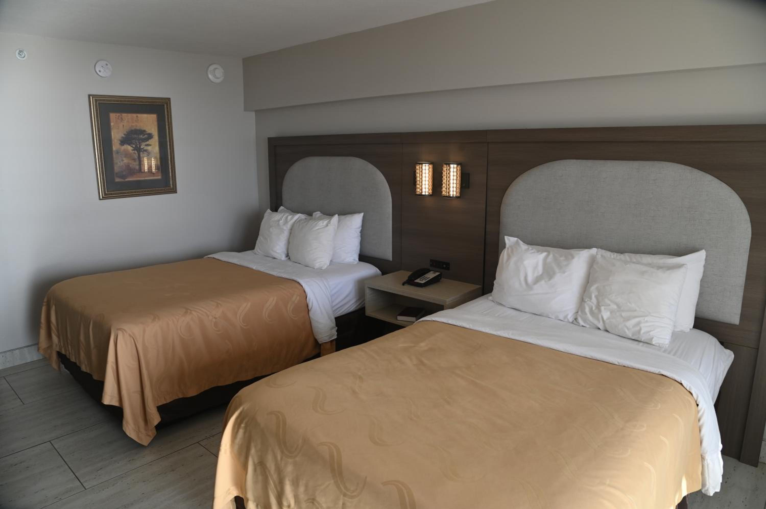 Two Double Beds Pool/Ocean View - Private Balcony