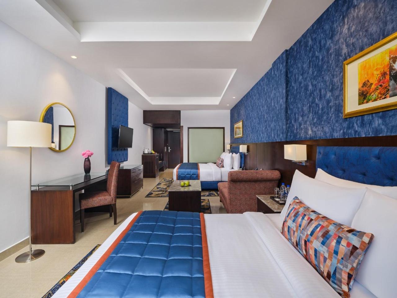 Family Room with Complimentary taxi stand transfer to Banganga/ Helipad , 15% off on Spa ( 30 min ), 15% off on F&B, 20% off on laundry per room per stay - Photo 4