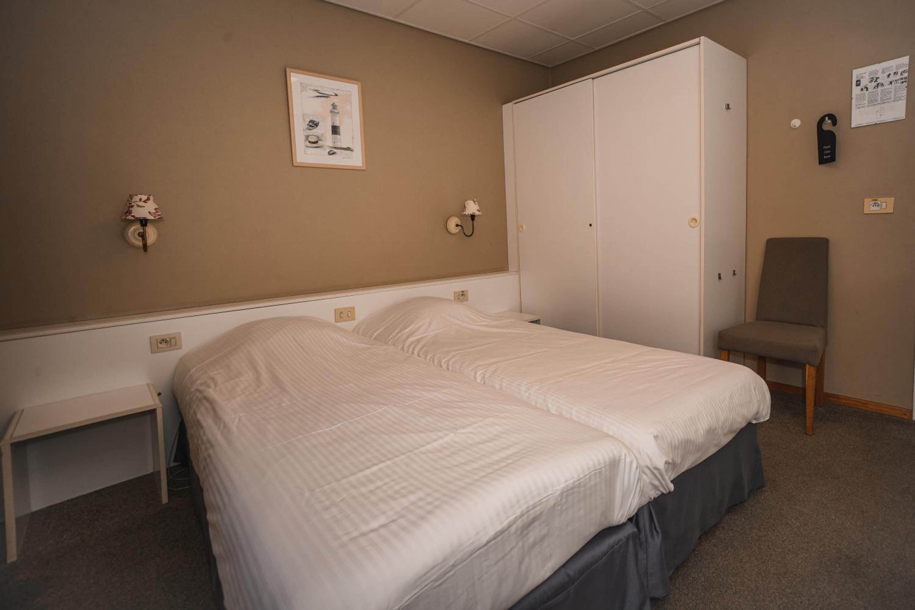 Small Standard Room - Photo 4
