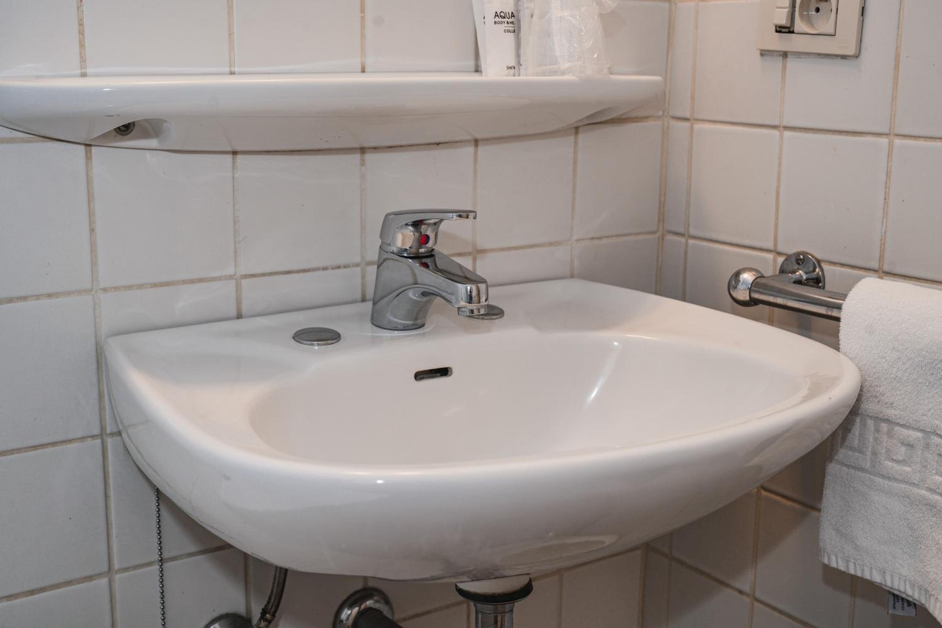 Small Standard Room - Photo 3