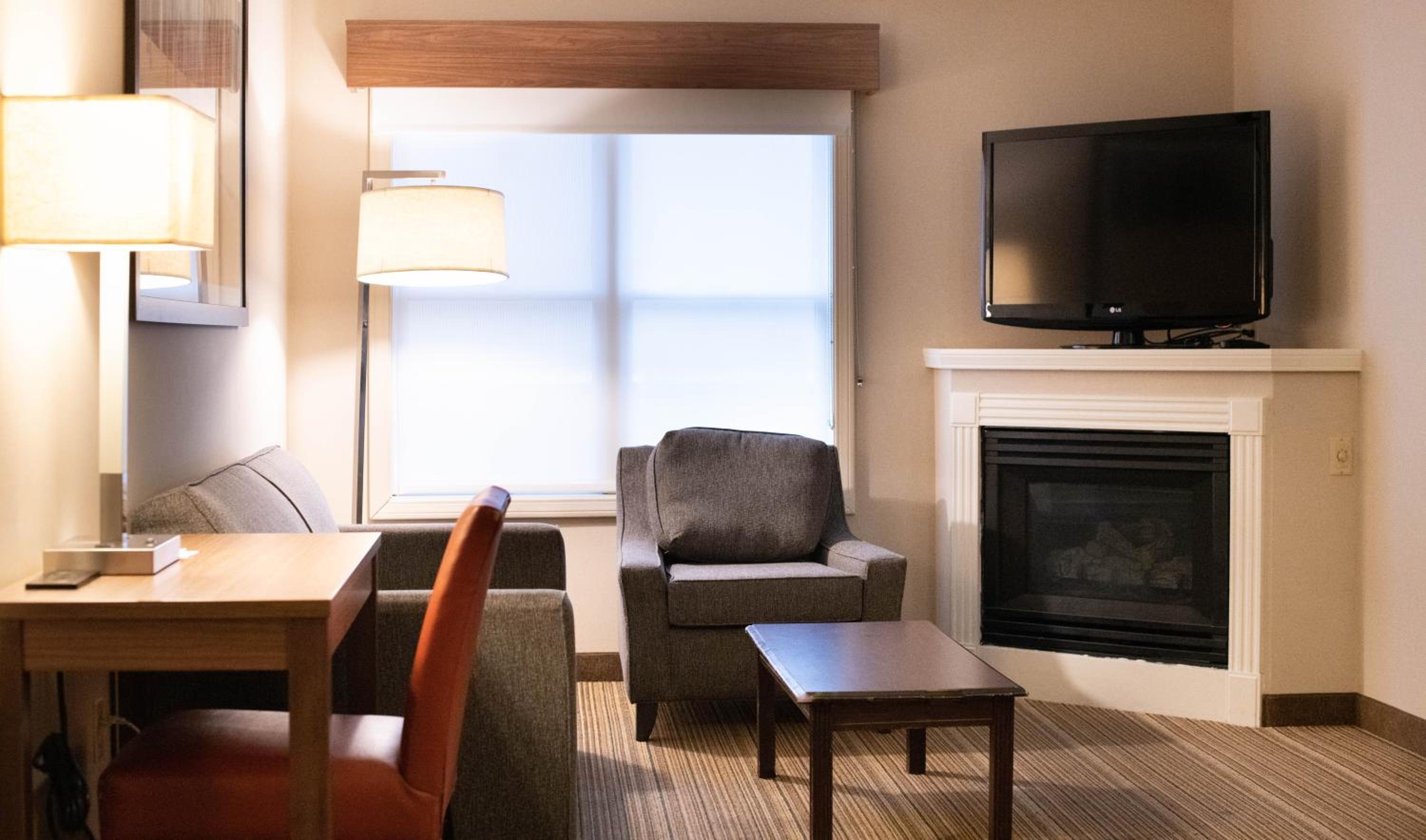 King Studio Suite - Non-Smoking - Photo 5