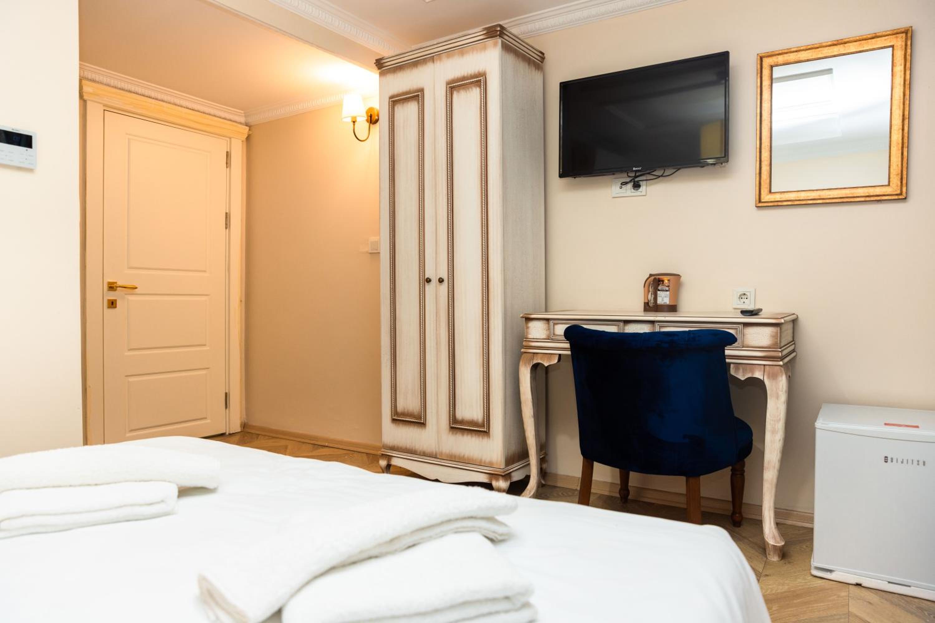 Deluxe Double Room photo 3