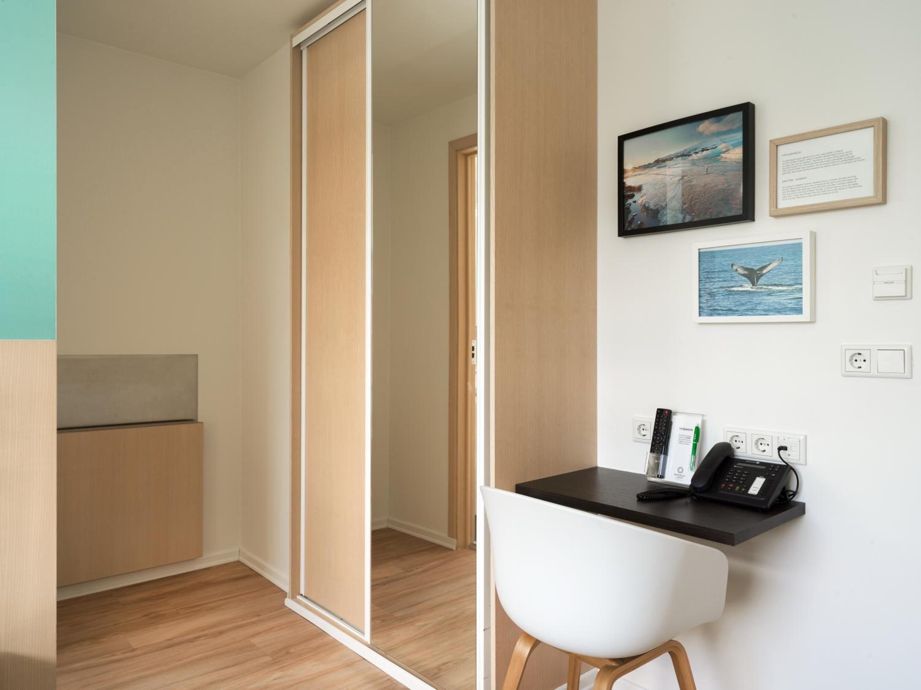 Single Room photo 3