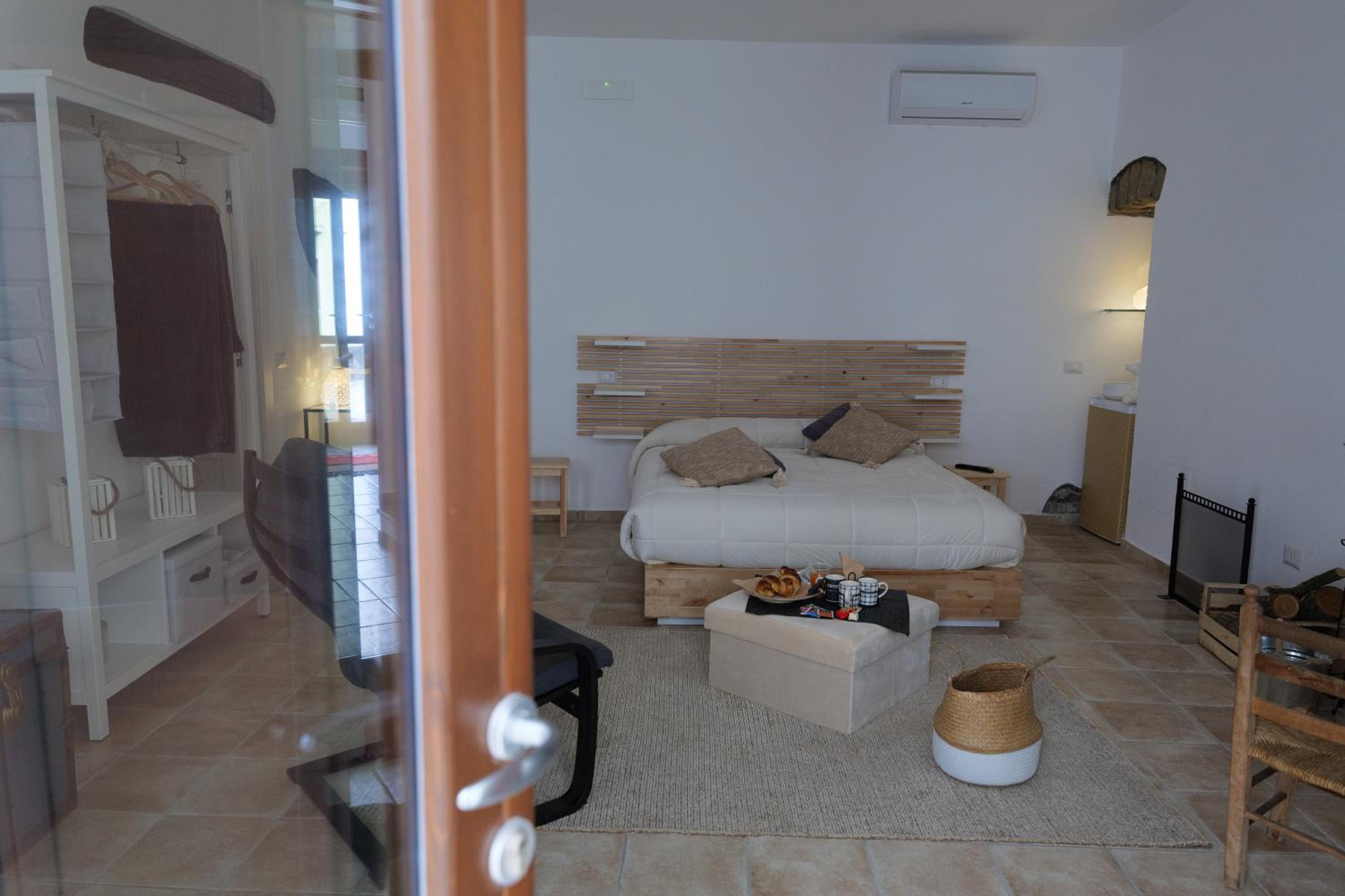 Deluxe Room - Photo 18