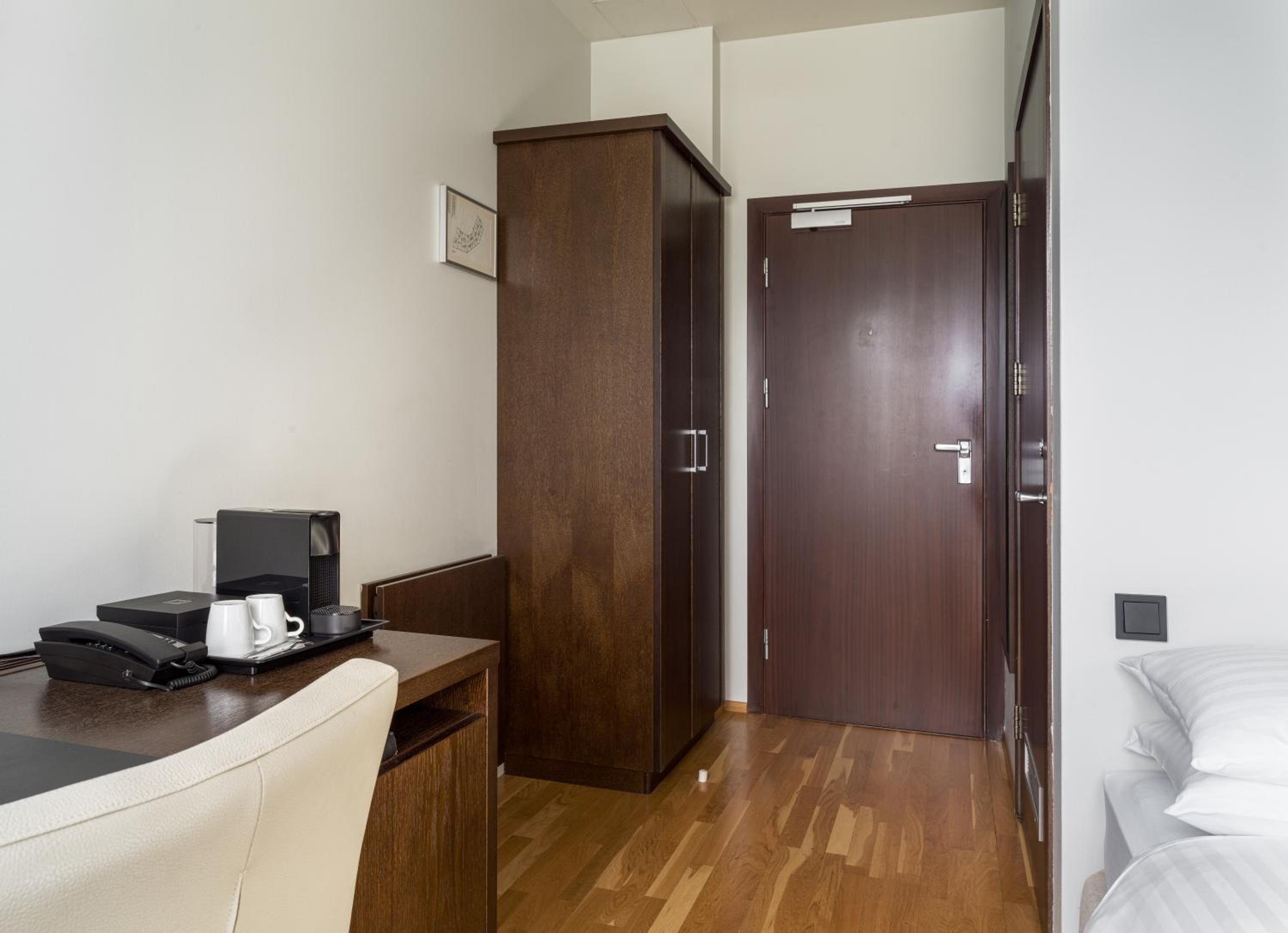 Single Room - Photo 4