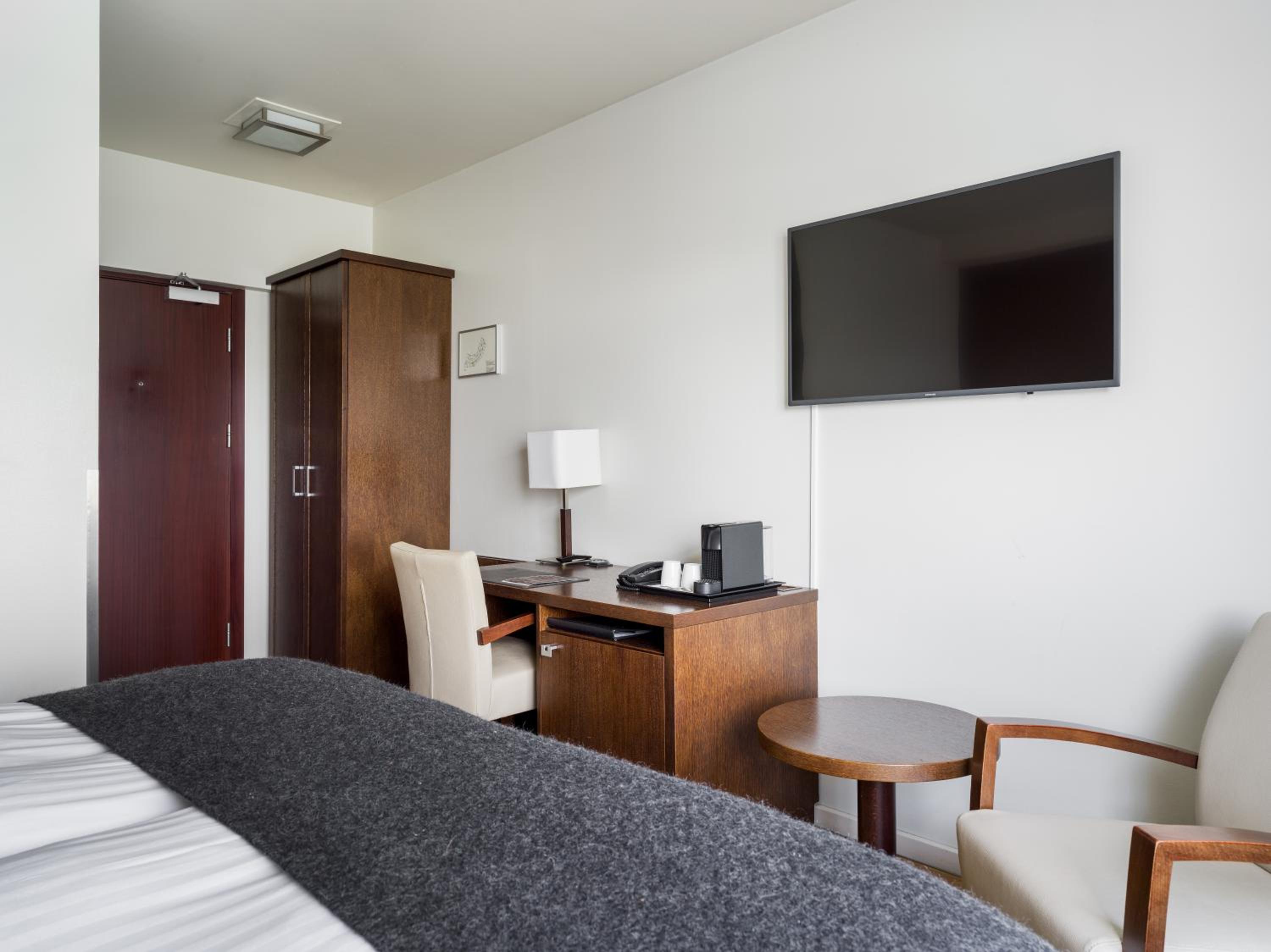 Standard Double or Twin Room - Photo 9