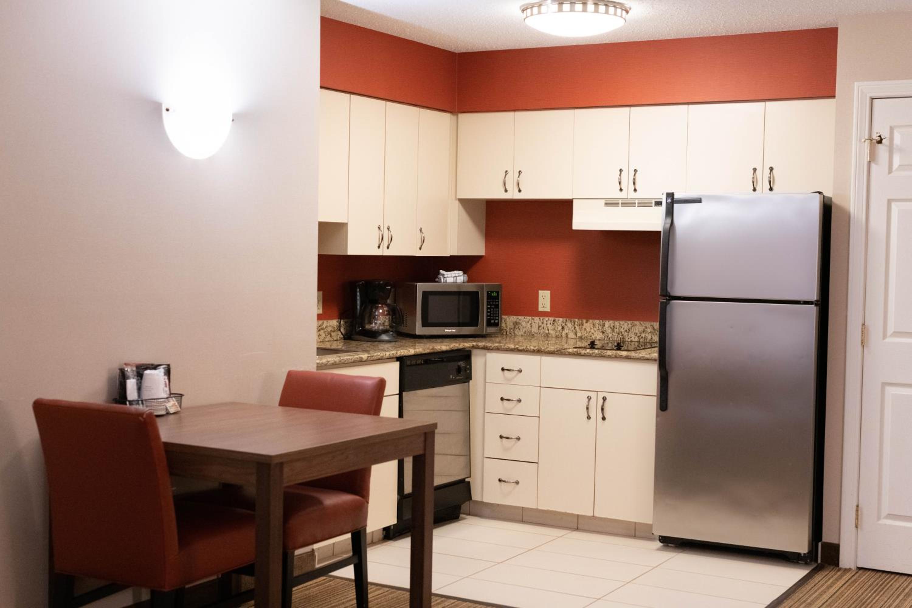 Two-Bedroom Suite - Non-Smoking - Photo 4