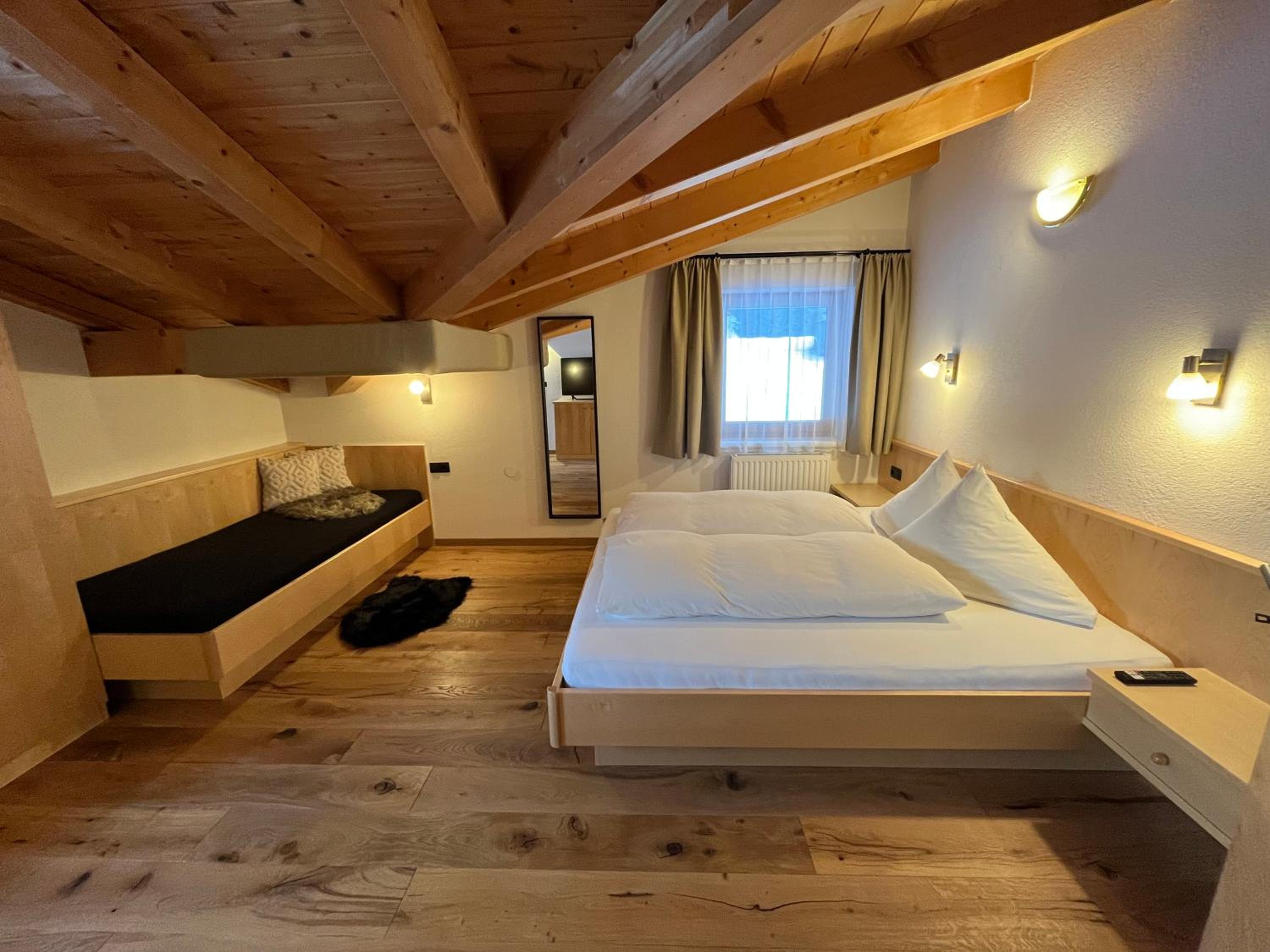 Comfort Two-Bedroom Apartment with Balcony - Second Floor photo 3