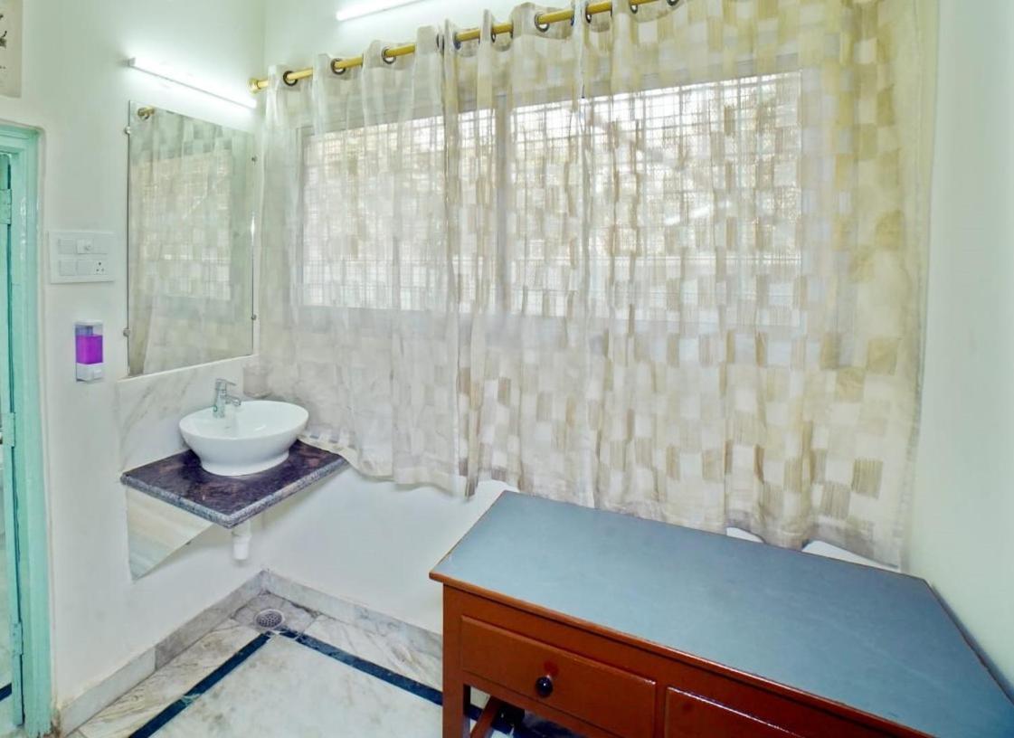 Double or Twin Room with Private Bathroom - Photo 5