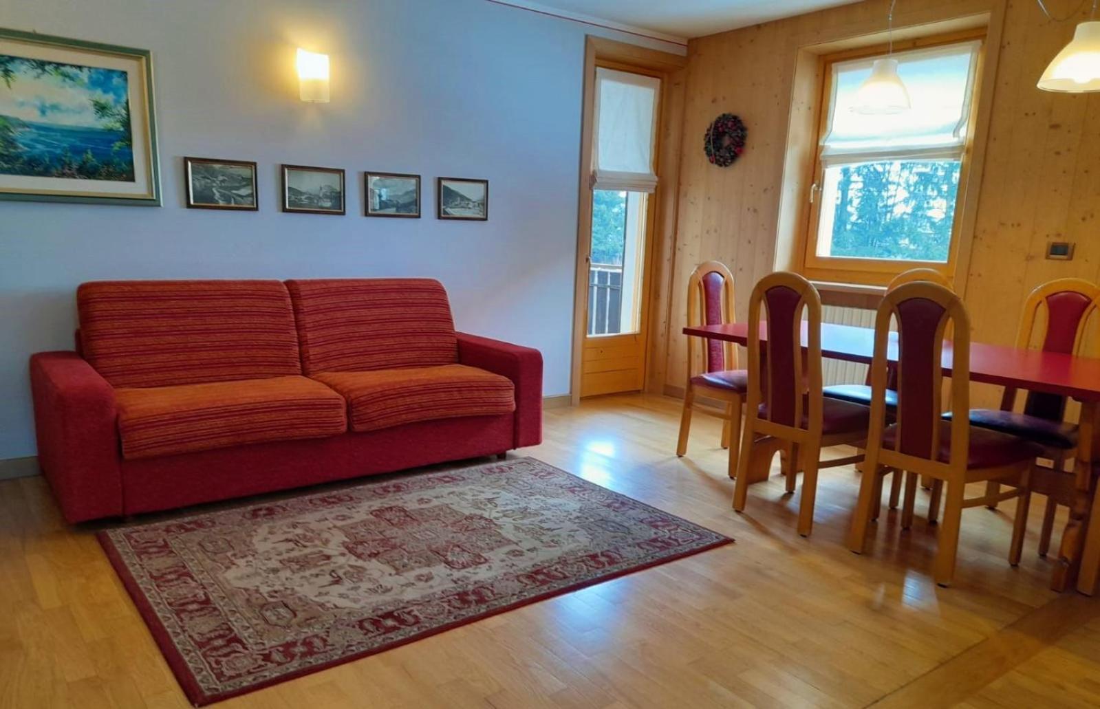 Apartment With Mountain View