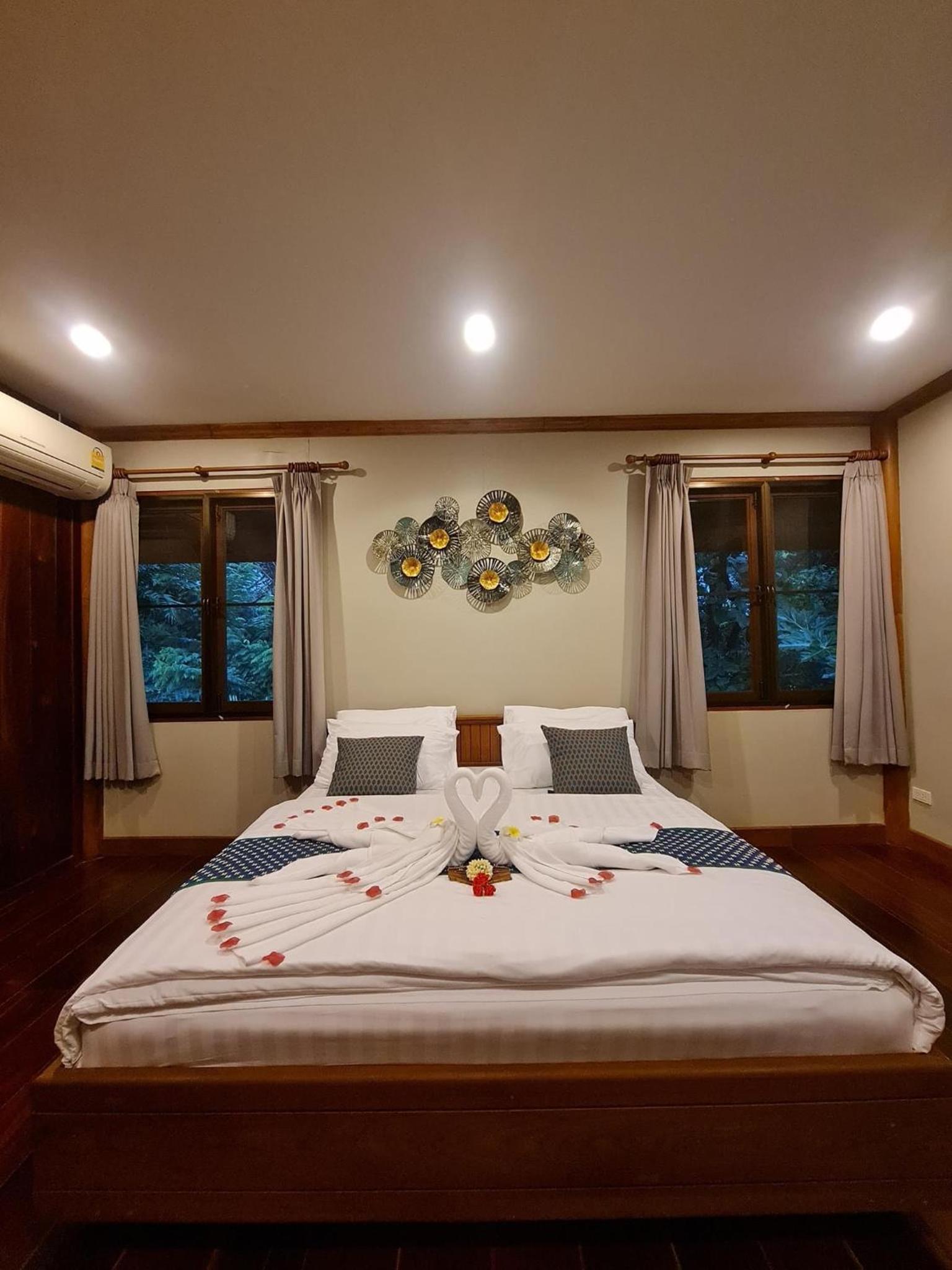 Superior King Room - Photo 8