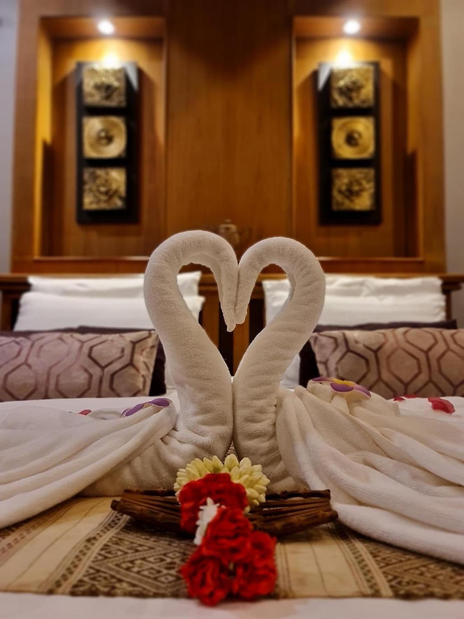 Deluxe Room - Photo 11