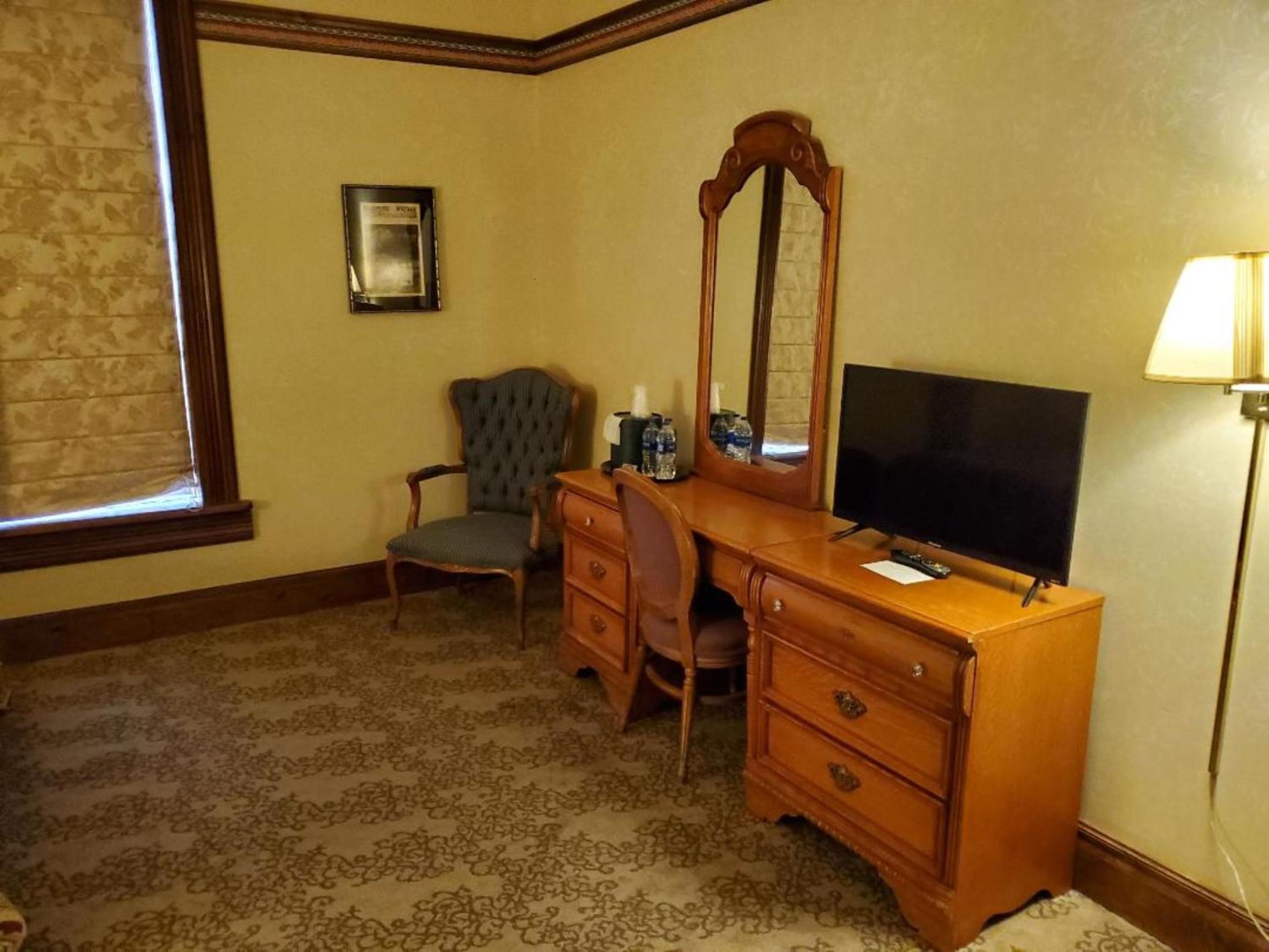 King Room - Non-Smoking