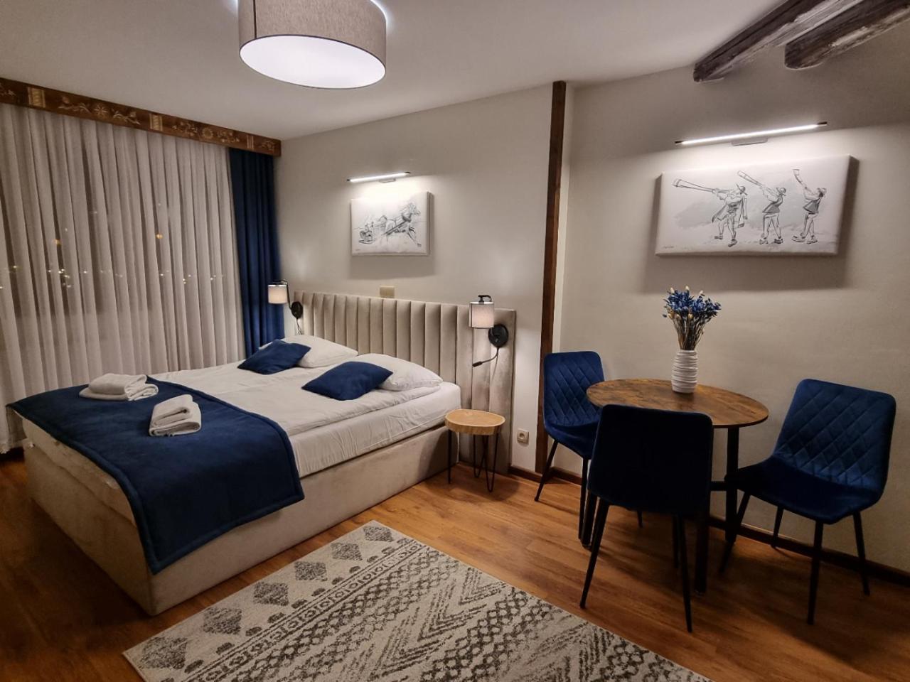 Deluxe Double Room with Balcony - Photo 1
