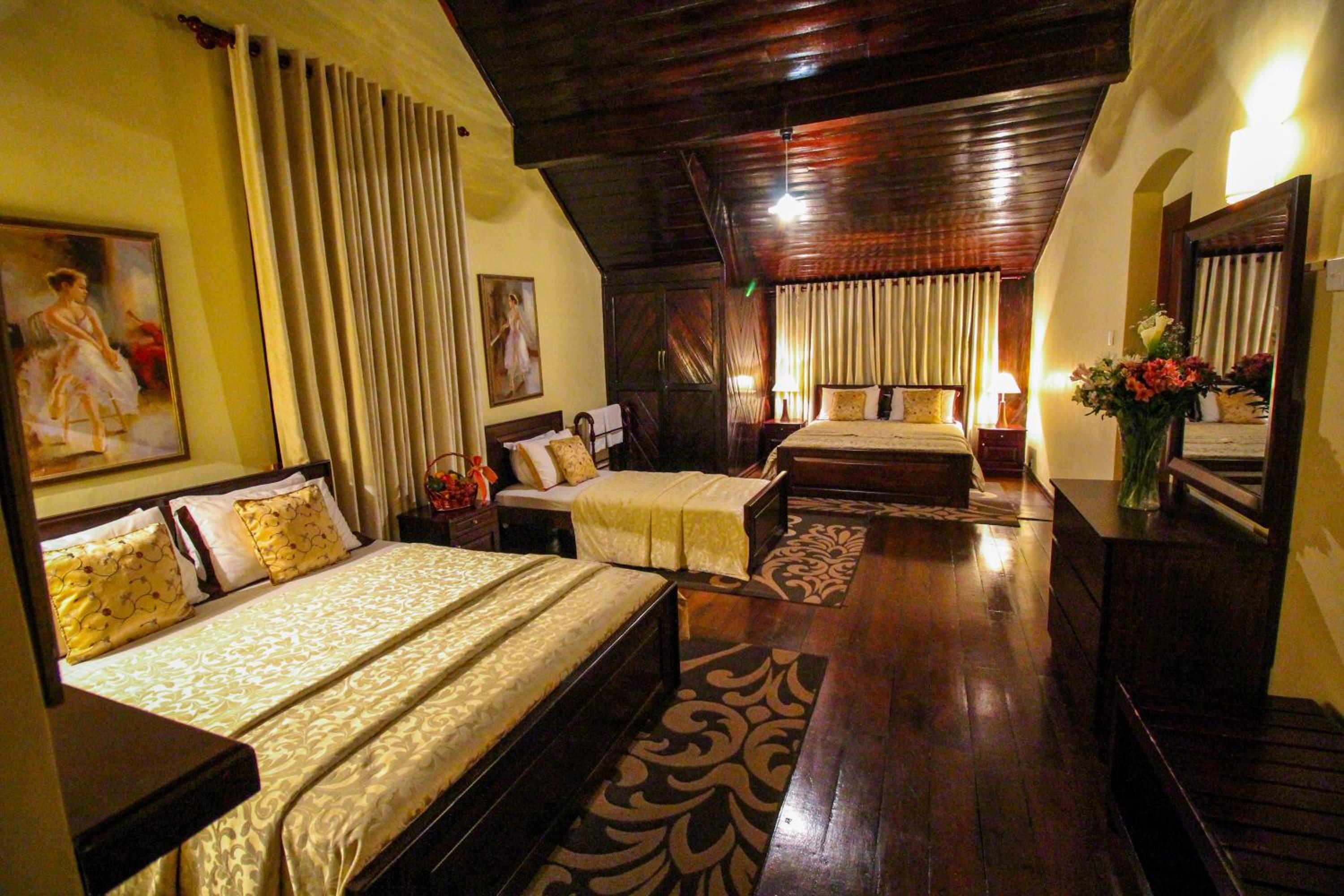 Deluxe Family Room photo 3