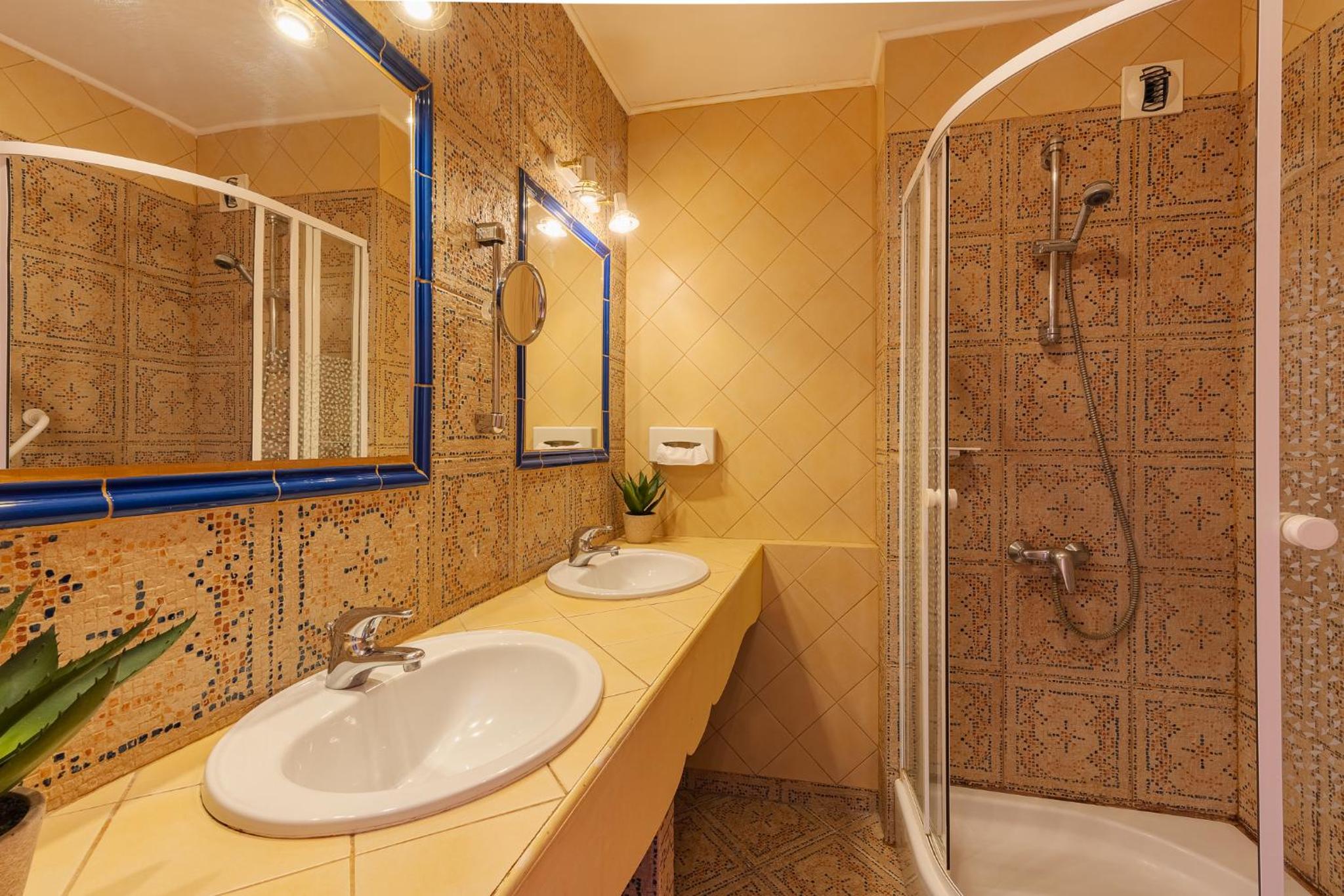 Superior Double Room - Photo 4