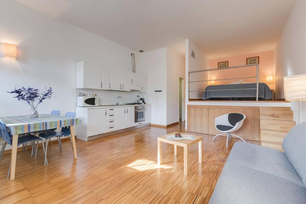 Studio Apartment photo 2