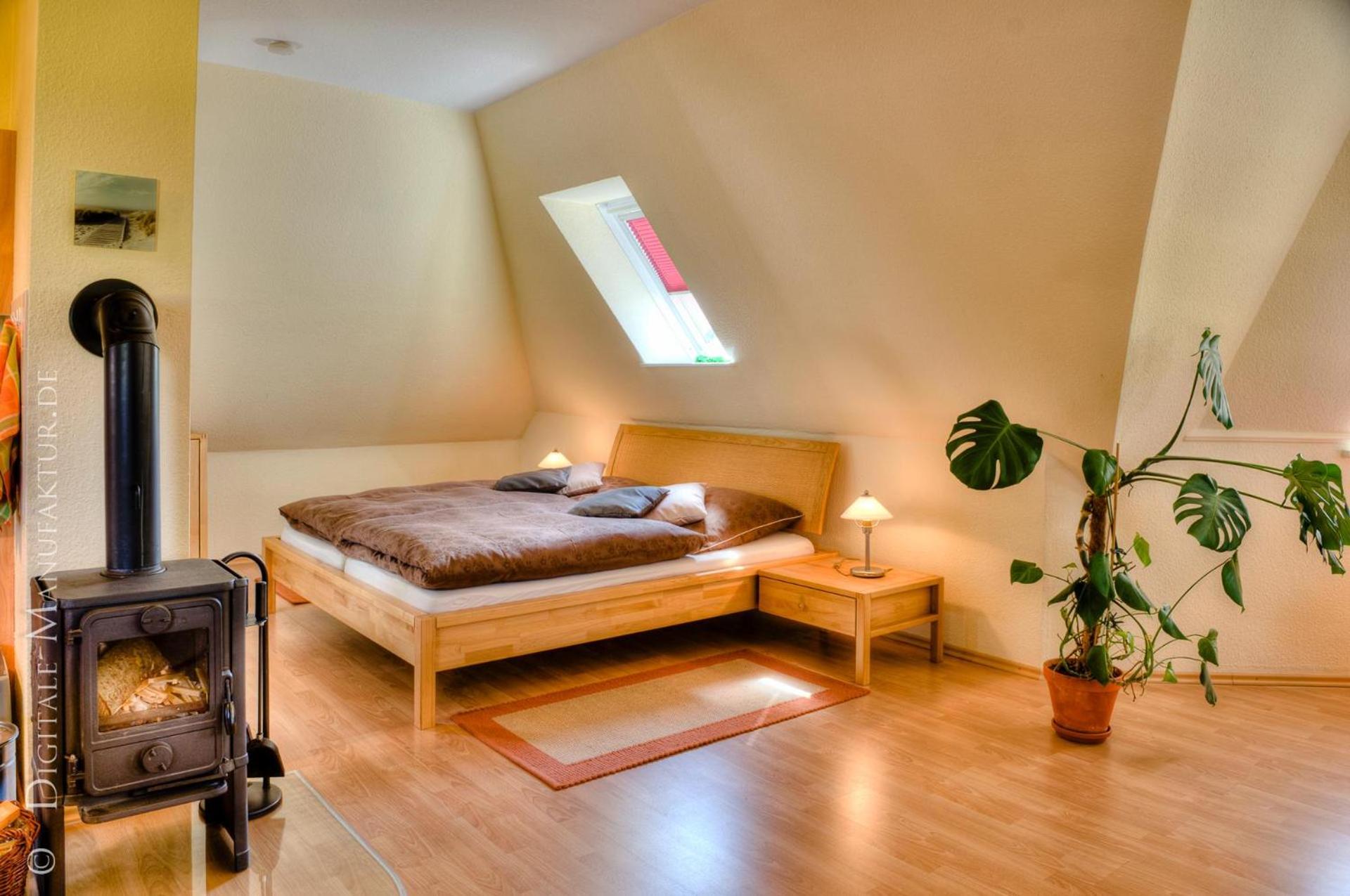 One-Bedroom Apartment photo 1