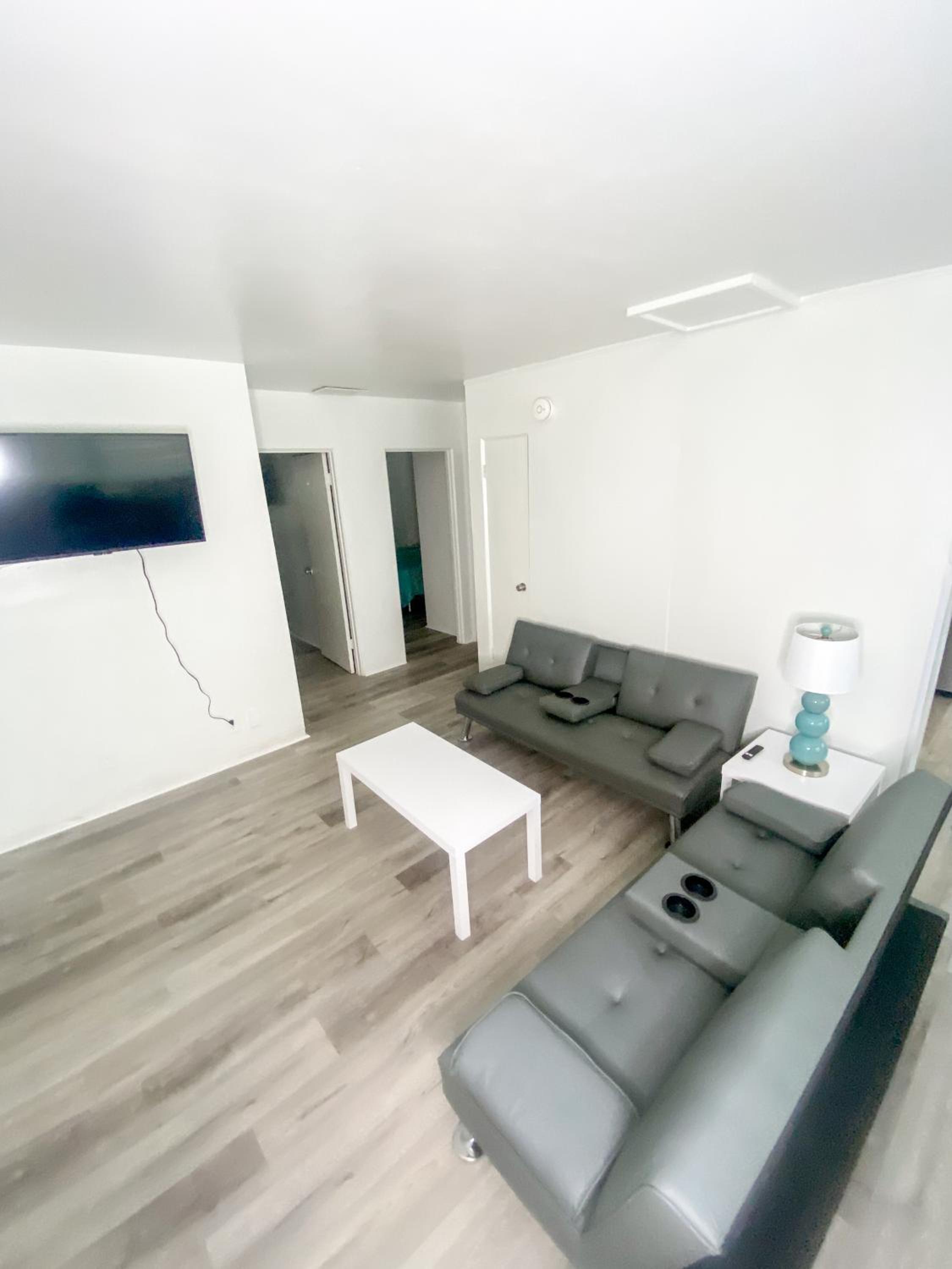 Two-Bedroom Suite - Photo 2