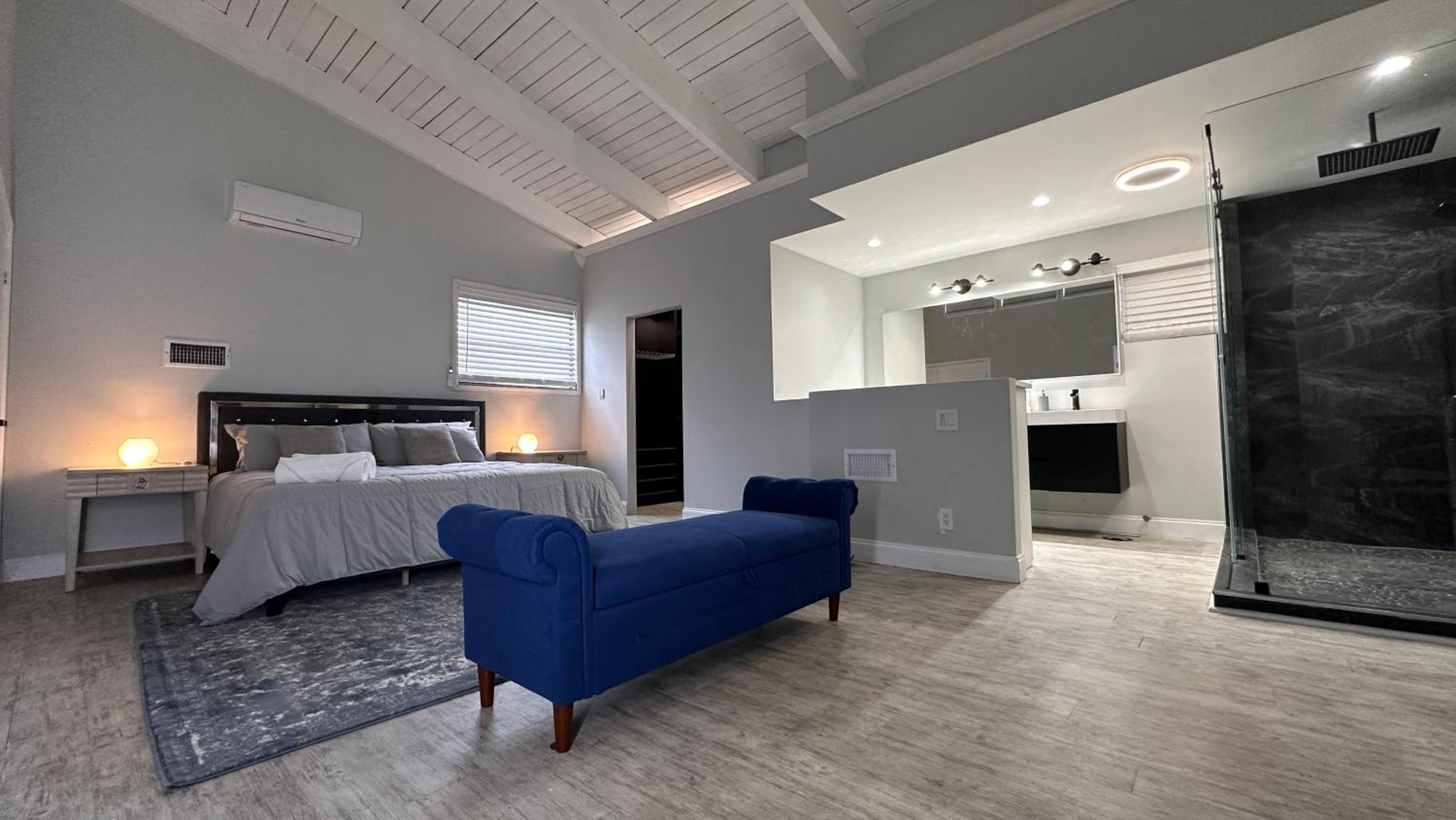 Three-Bedroom House photo 1