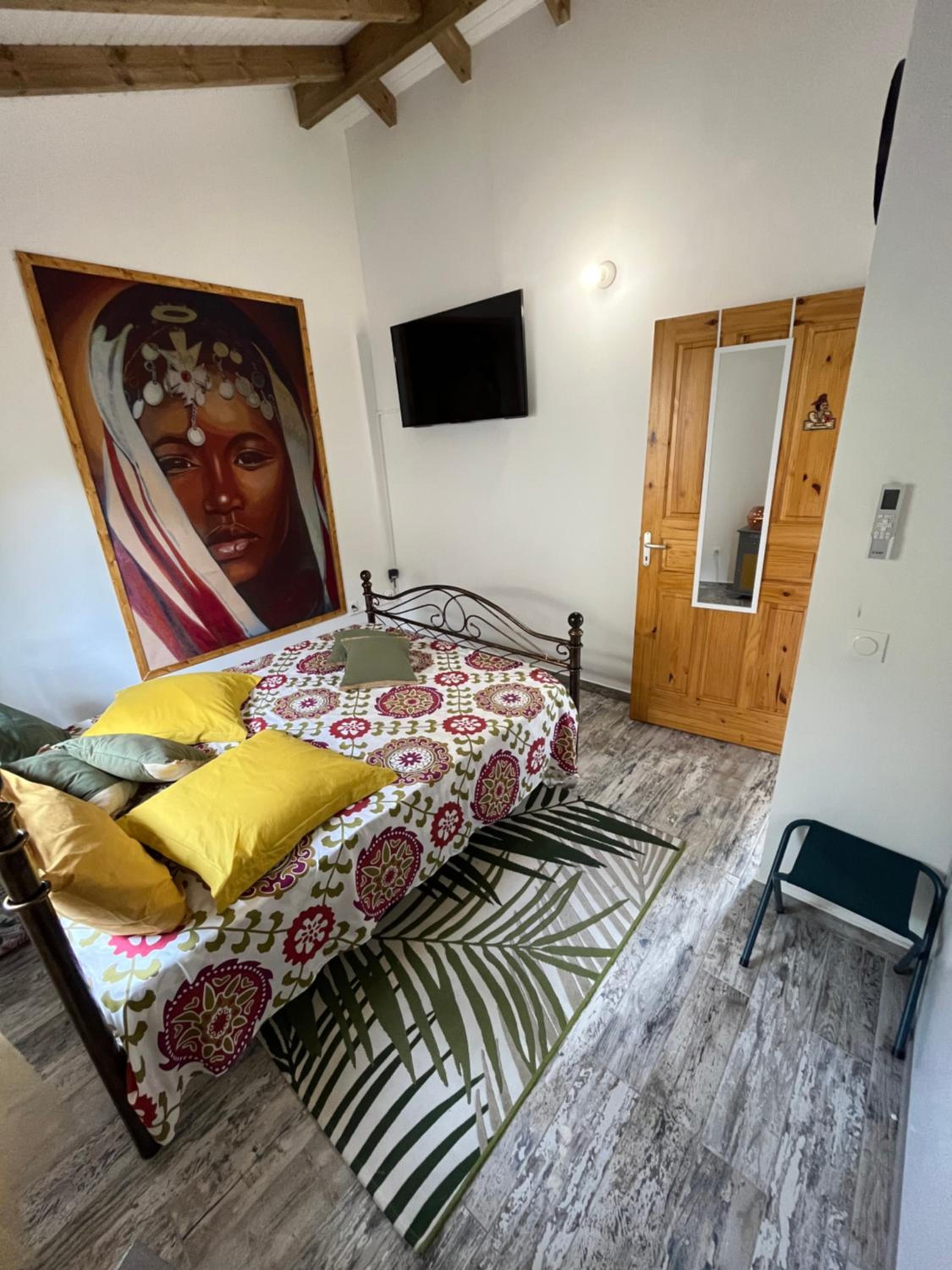 One-Bedroom House - Photo 9