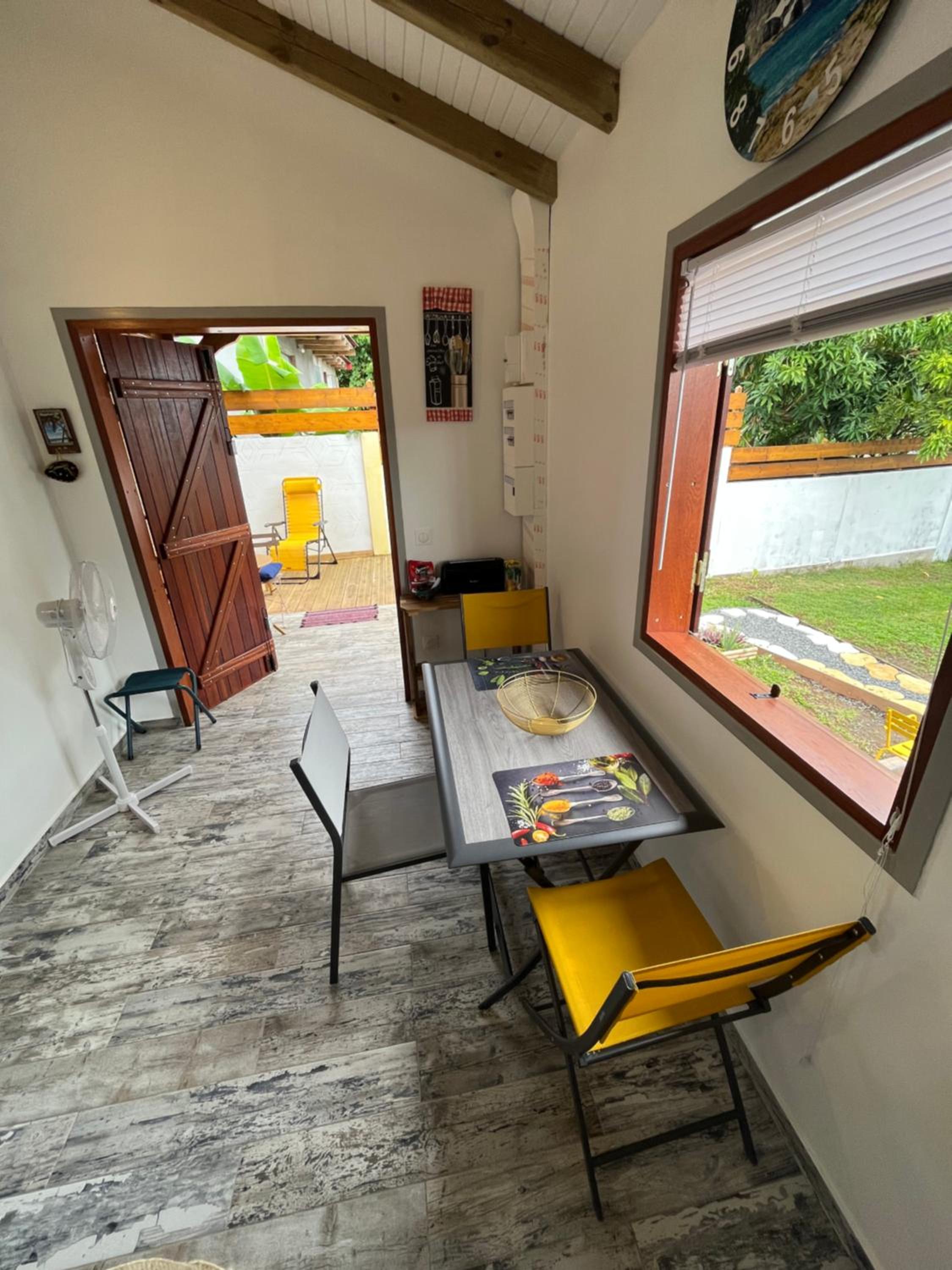 One-Bedroom House - Photo 3