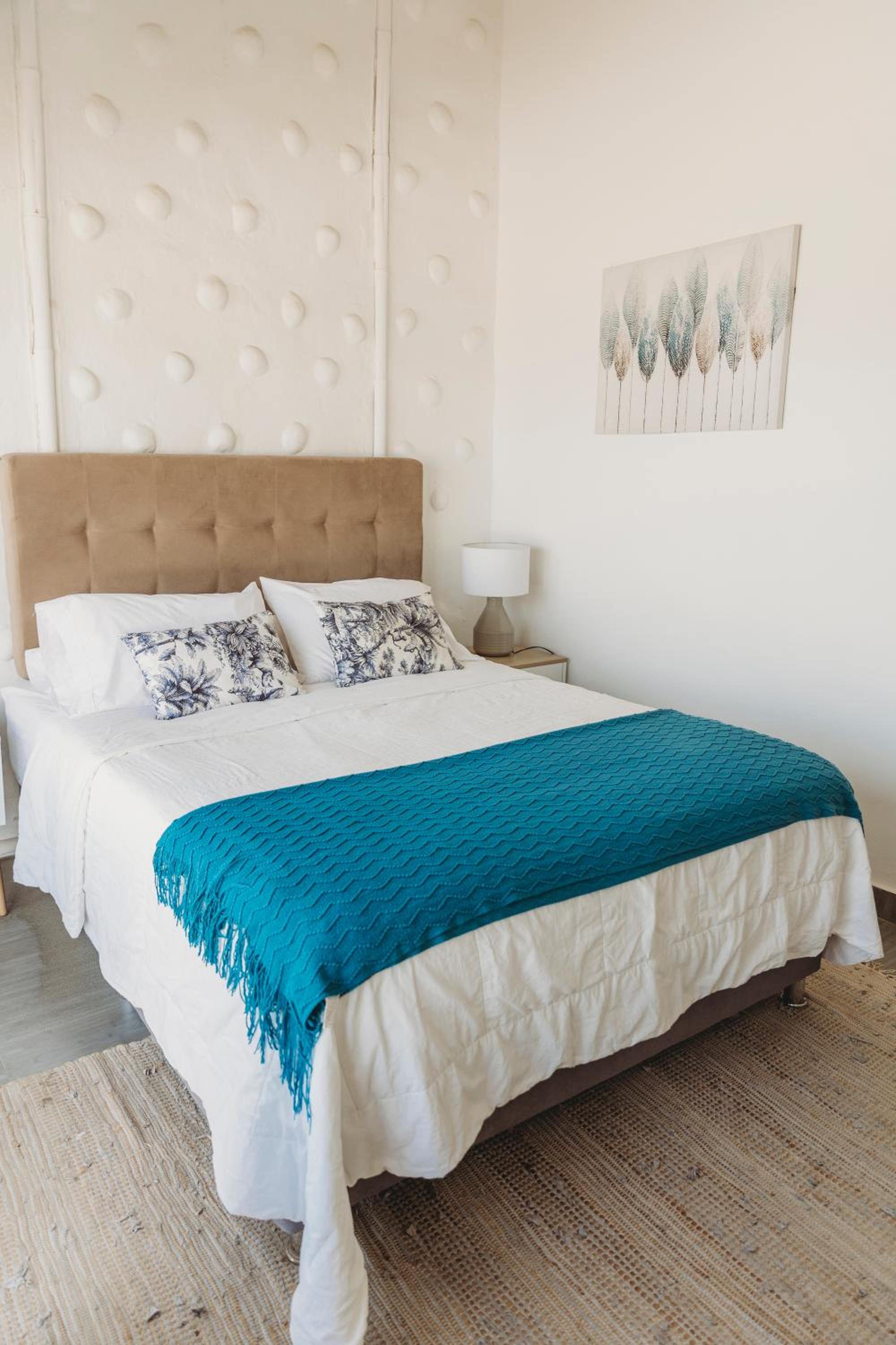 Queen Room with Sea View - Photo 2
