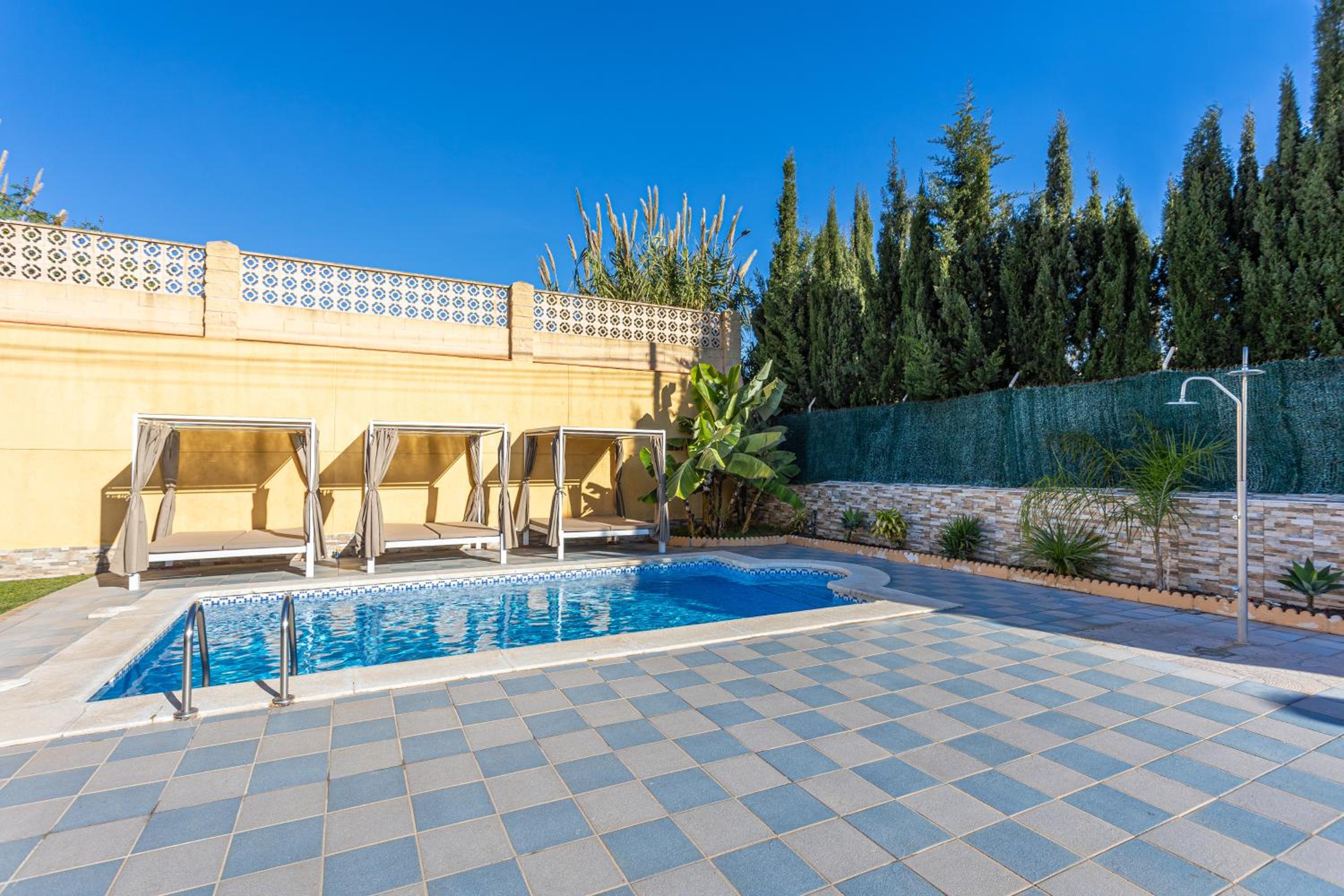 Villa photo 2