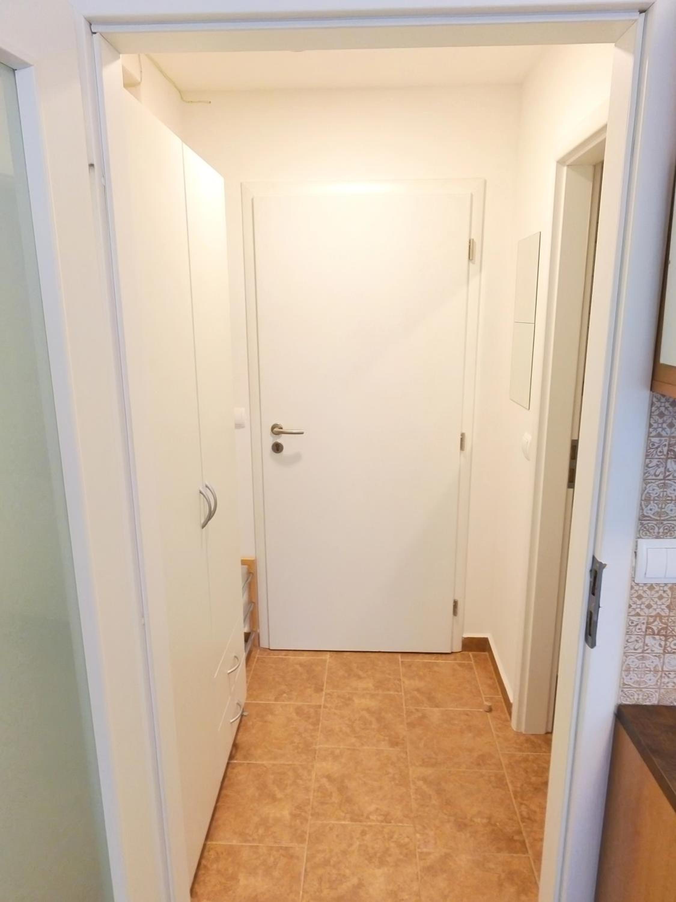 One-Bedroom Apartment photo 3