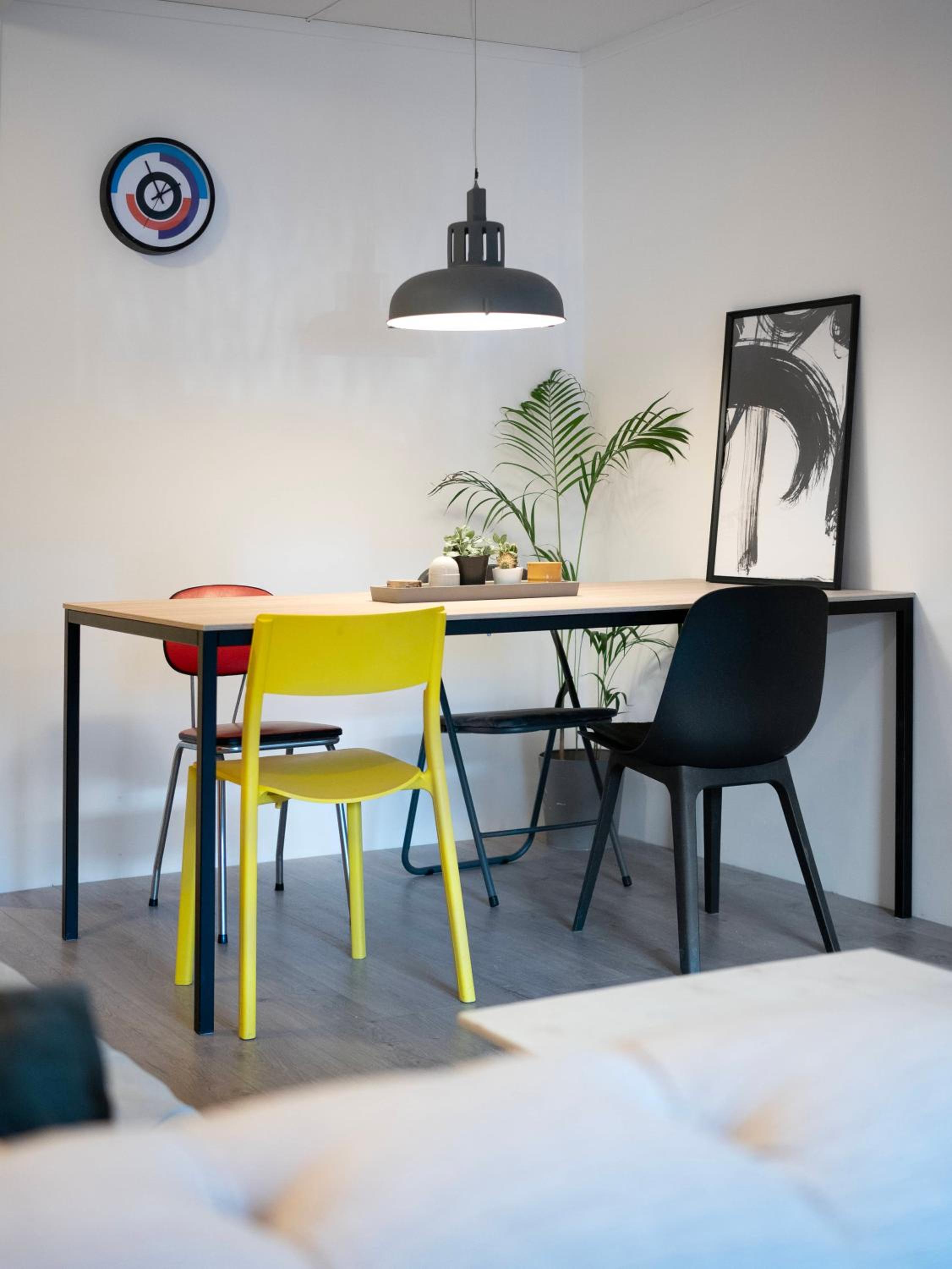 One-Bedroom Apartment photo 1
