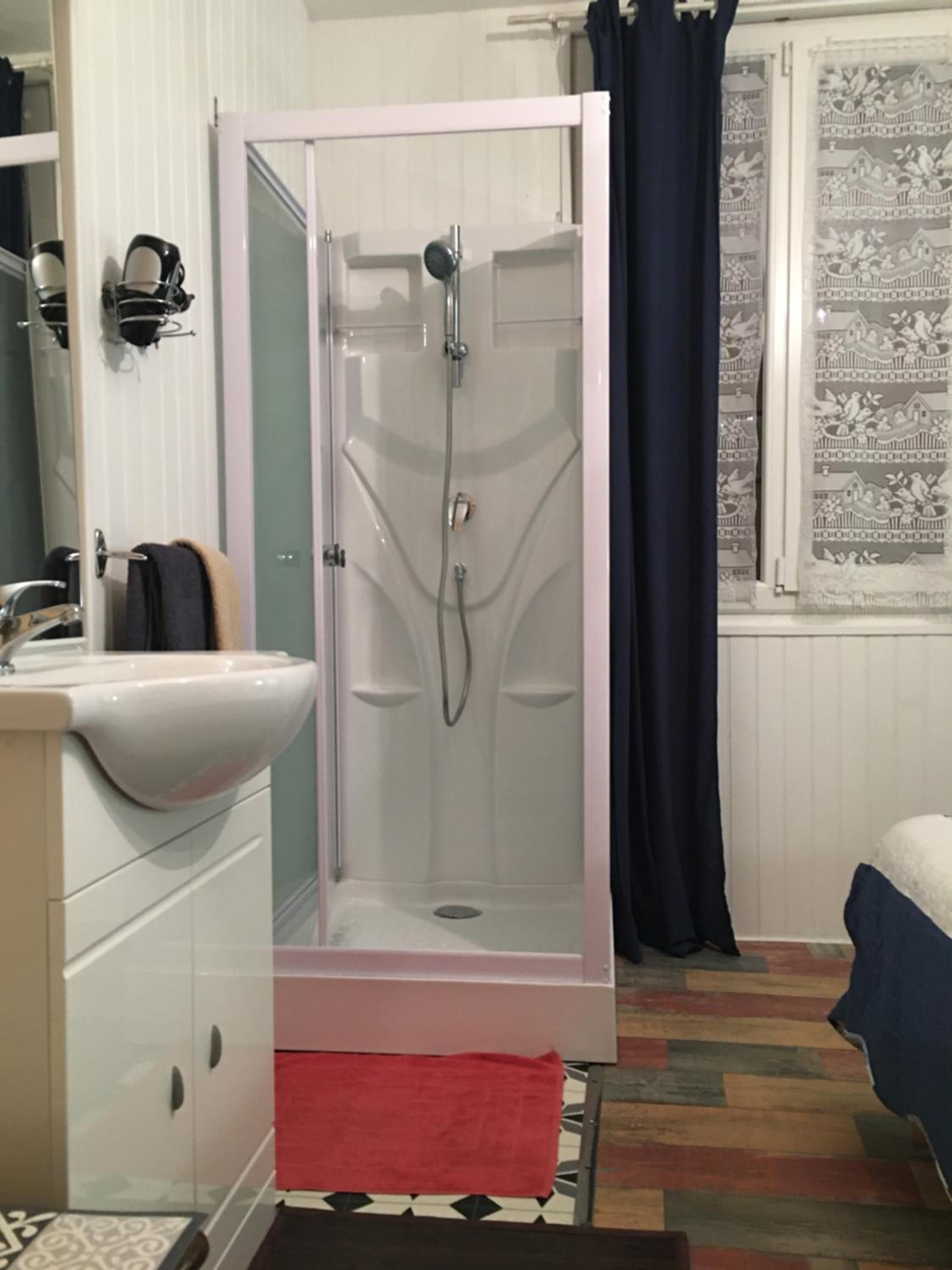 Double Room - Photo 2